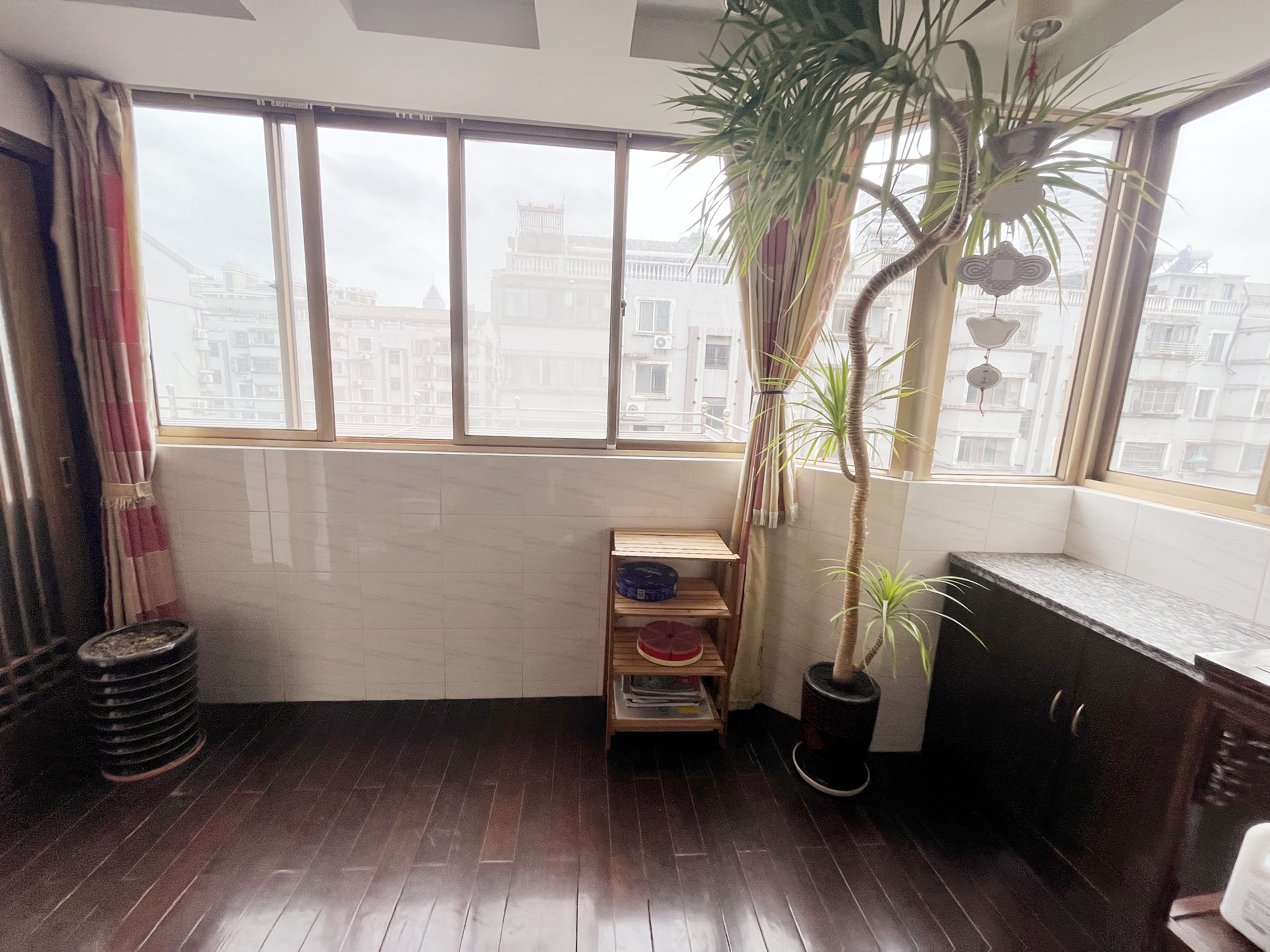 天都花苑 3室2厅2卫 142.00m²