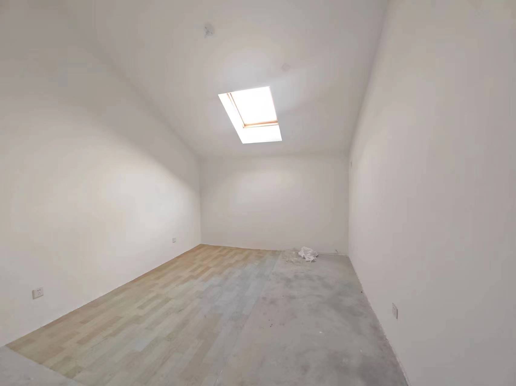 军山花园 5室2厅3卫 219.54m&sup2;
