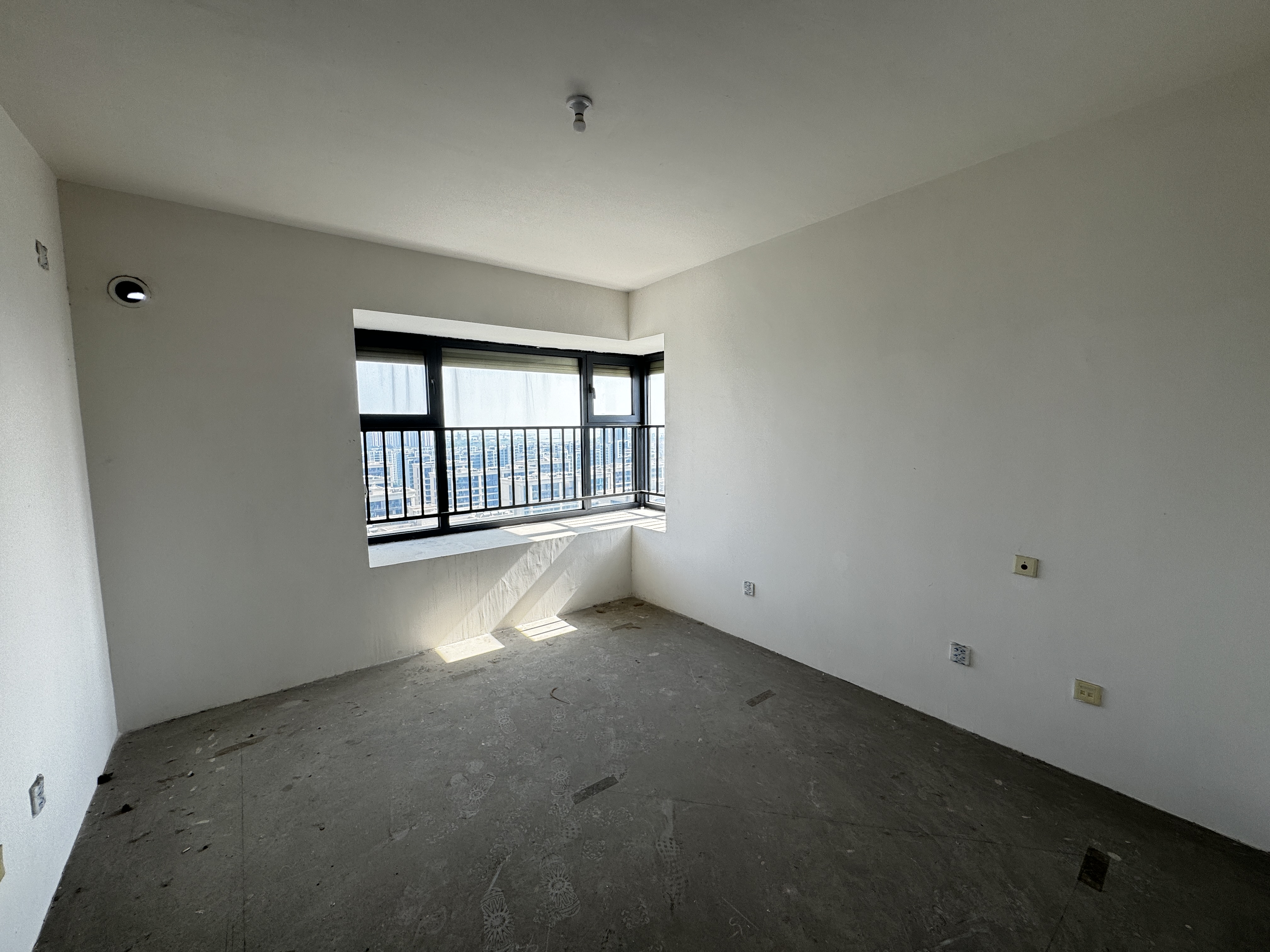 万达华府 3室2厅2卫 121m²
