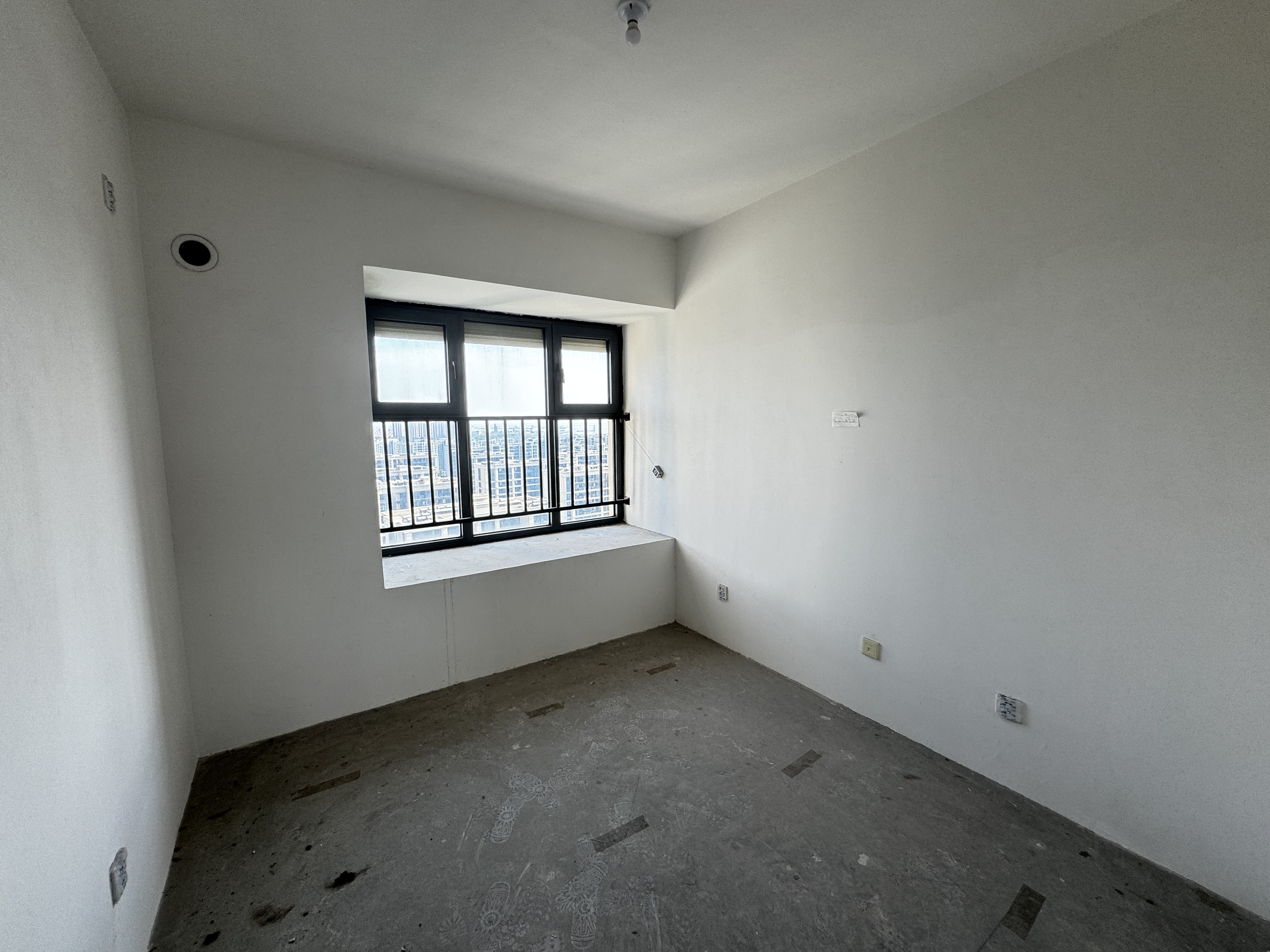 万达华府 3室2厅2卫 121m²