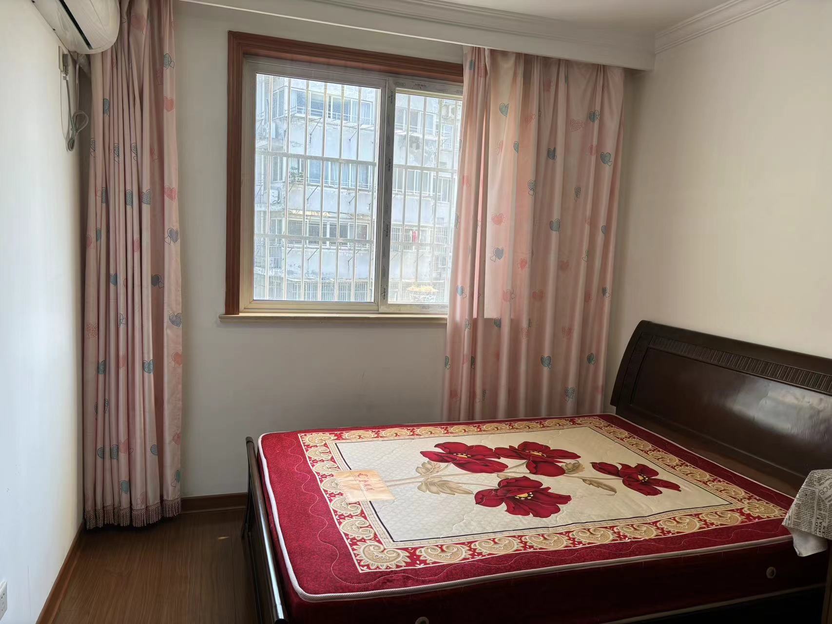 虹桥新苑 3室2厅1卫 105.5m²