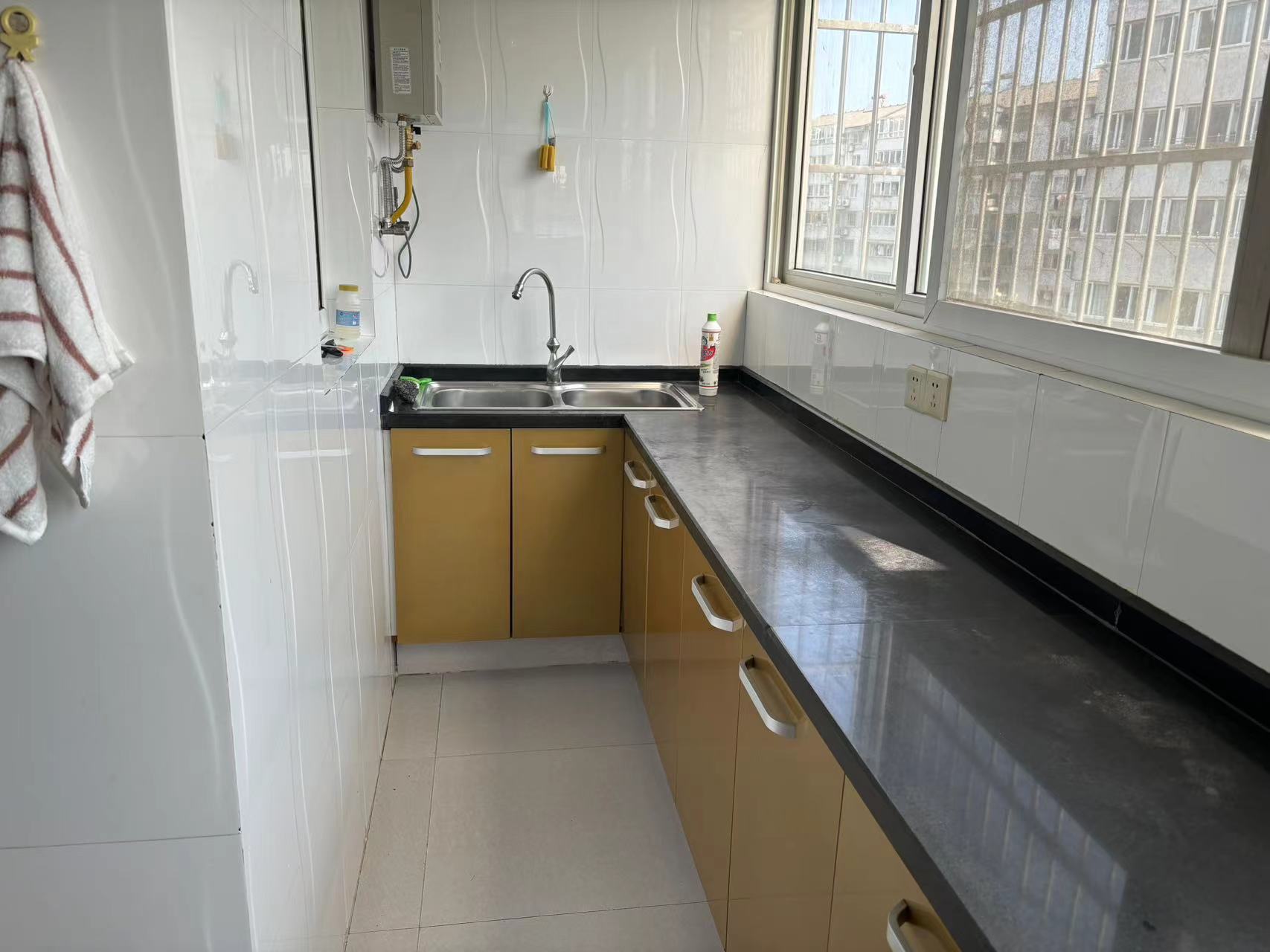 虹桥新苑 3室2厅1卫 105.5m²