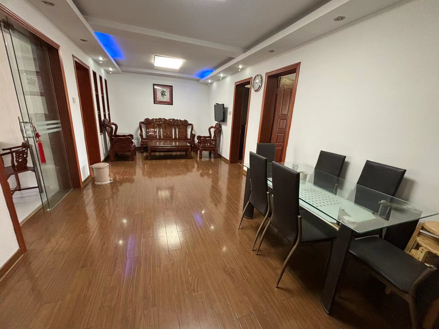 虹桥新苑 3室2厅1卫 105.5m²