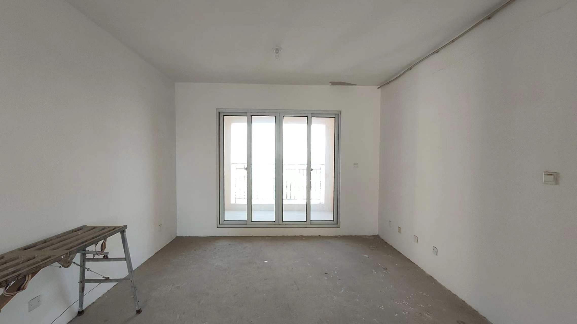 中南世纪花城三期 3室2厅2卫 131m²