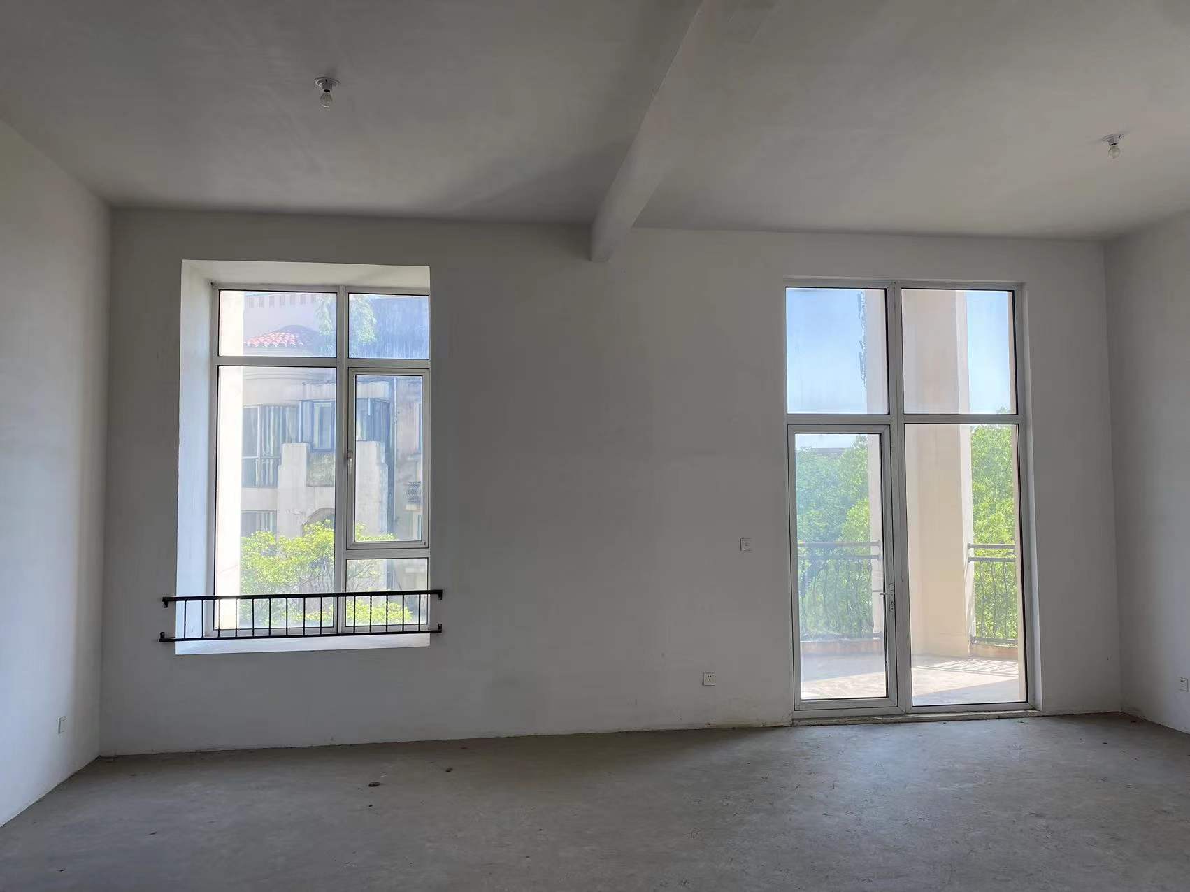 军山花园 4室2厅3卫 210.00m&sup2;