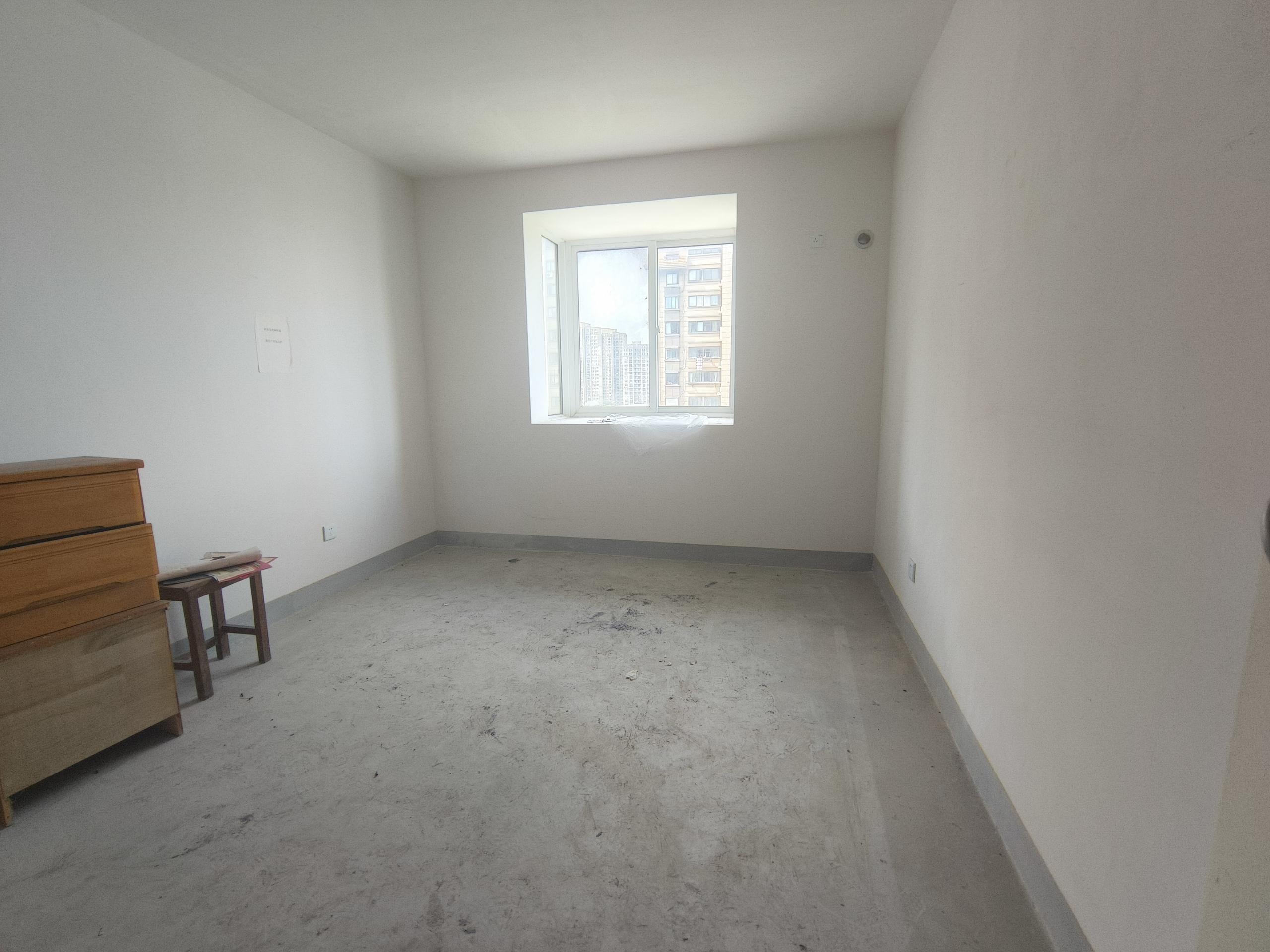 三里墩花苑 3室2厅2卫 137m&sup2;