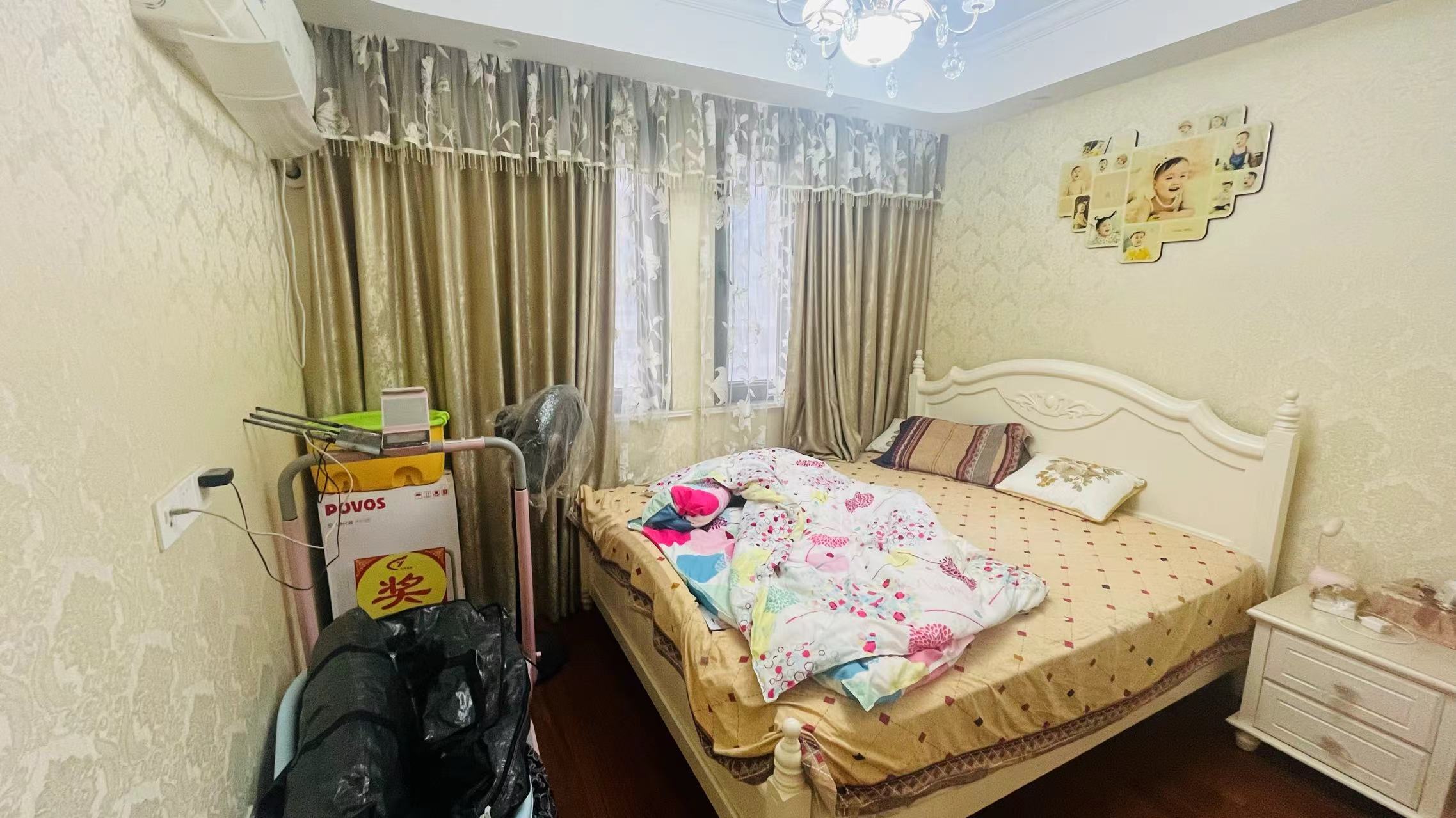 中港城世家 3室2厅2卫 141m&sup2;