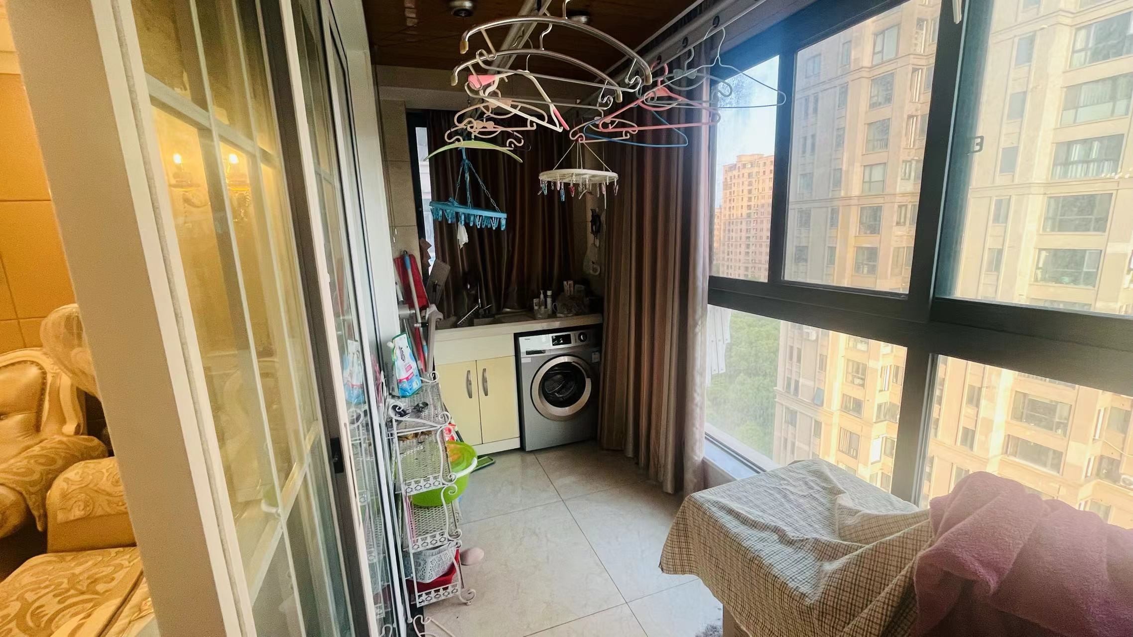 中港城世家 3室2厅2卫 141m&sup2;