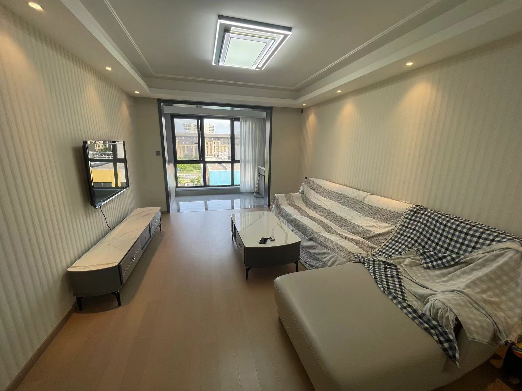 龙湖天宸源著 3室2厅1卫 97.54m&sup2;