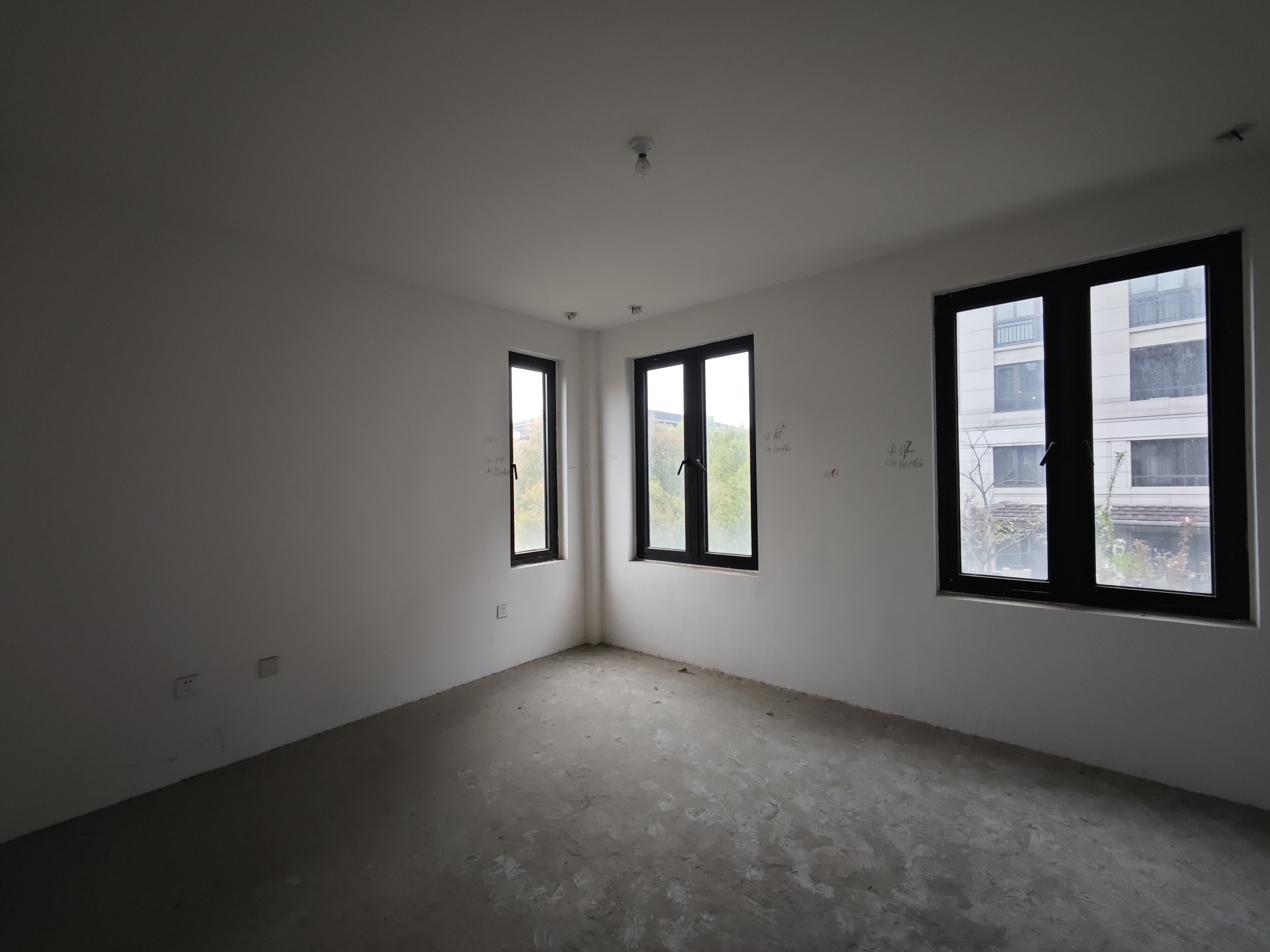 山水壹号 4室2厅3卫 270.98m&sup2;