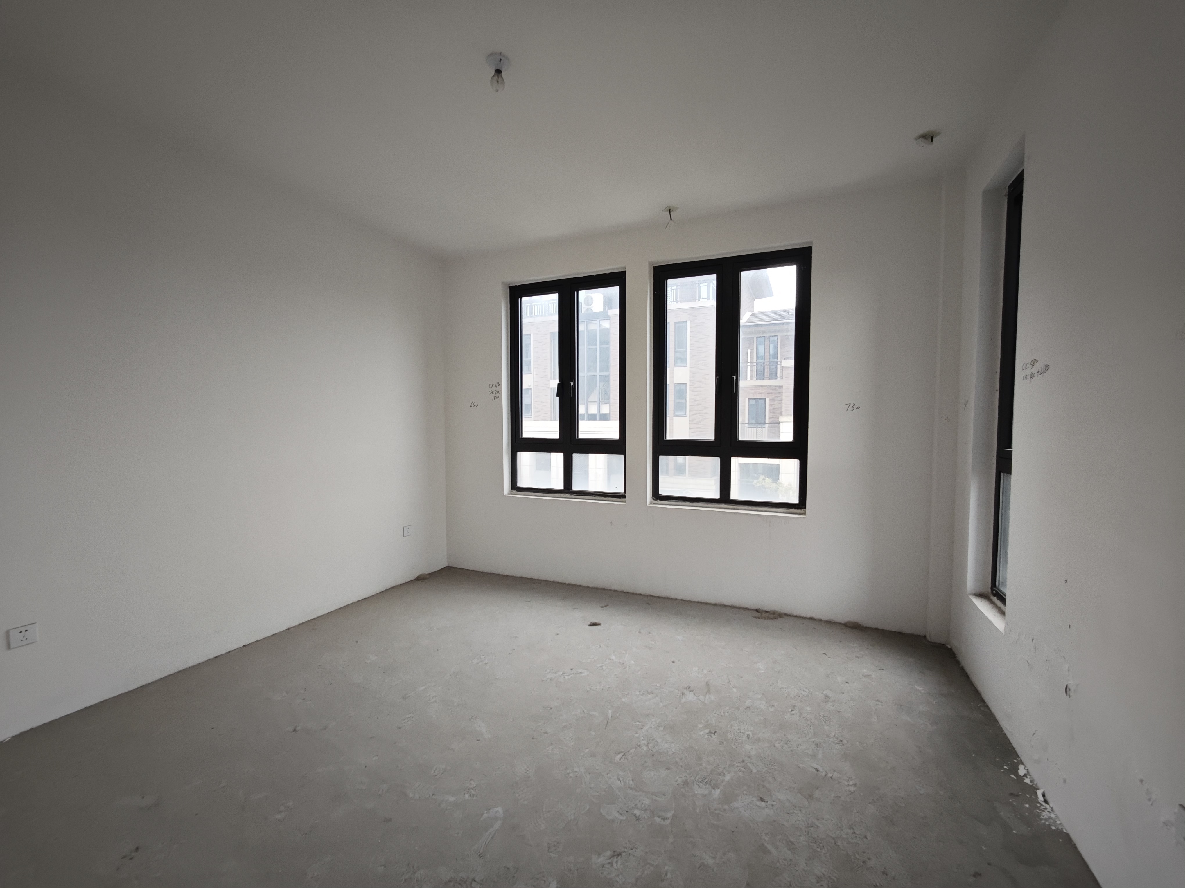山水壹号 4室2厅3卫 270.98m&sup2;