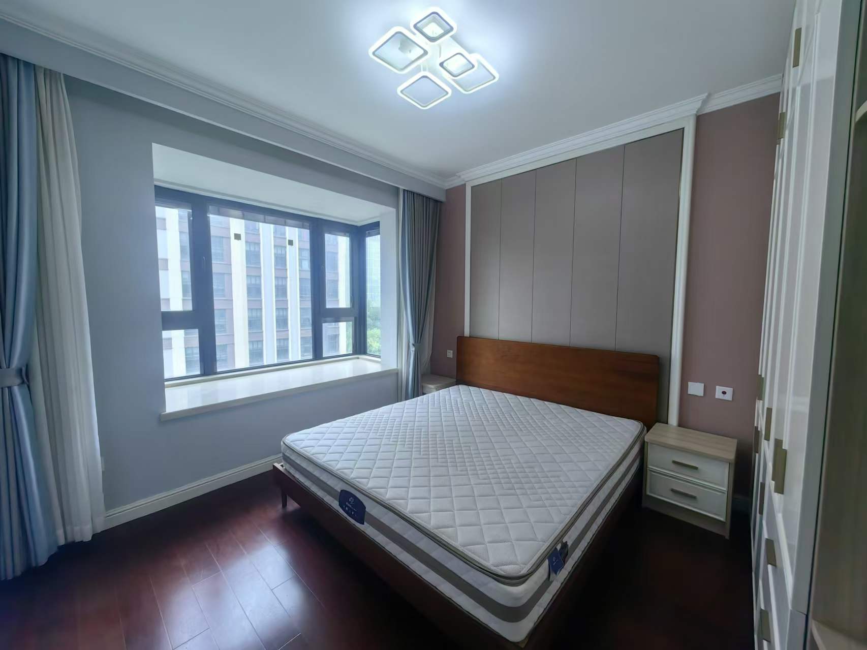 红星天铂 3室2厅2卫 112.95m&sup2;
