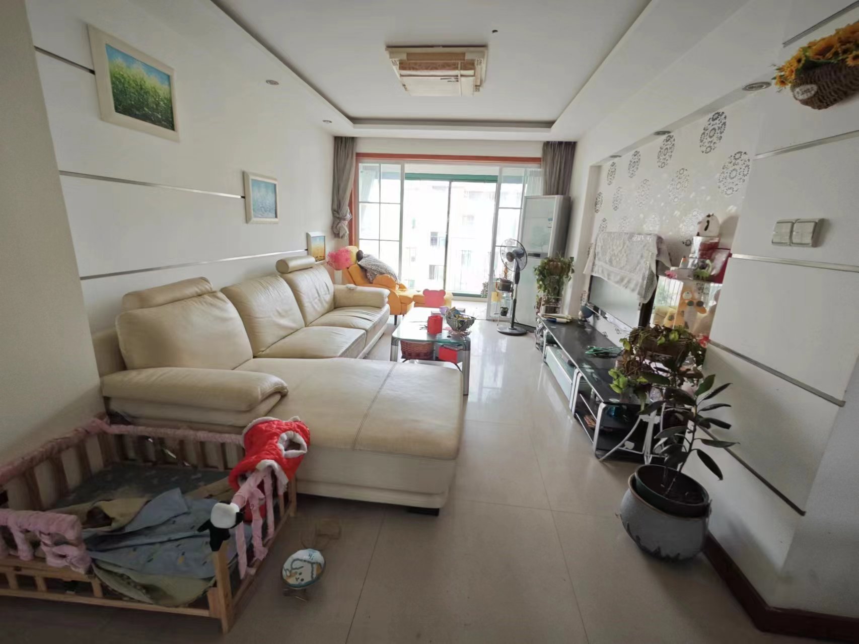 新城小区 5室3厅2卫 150.00m²