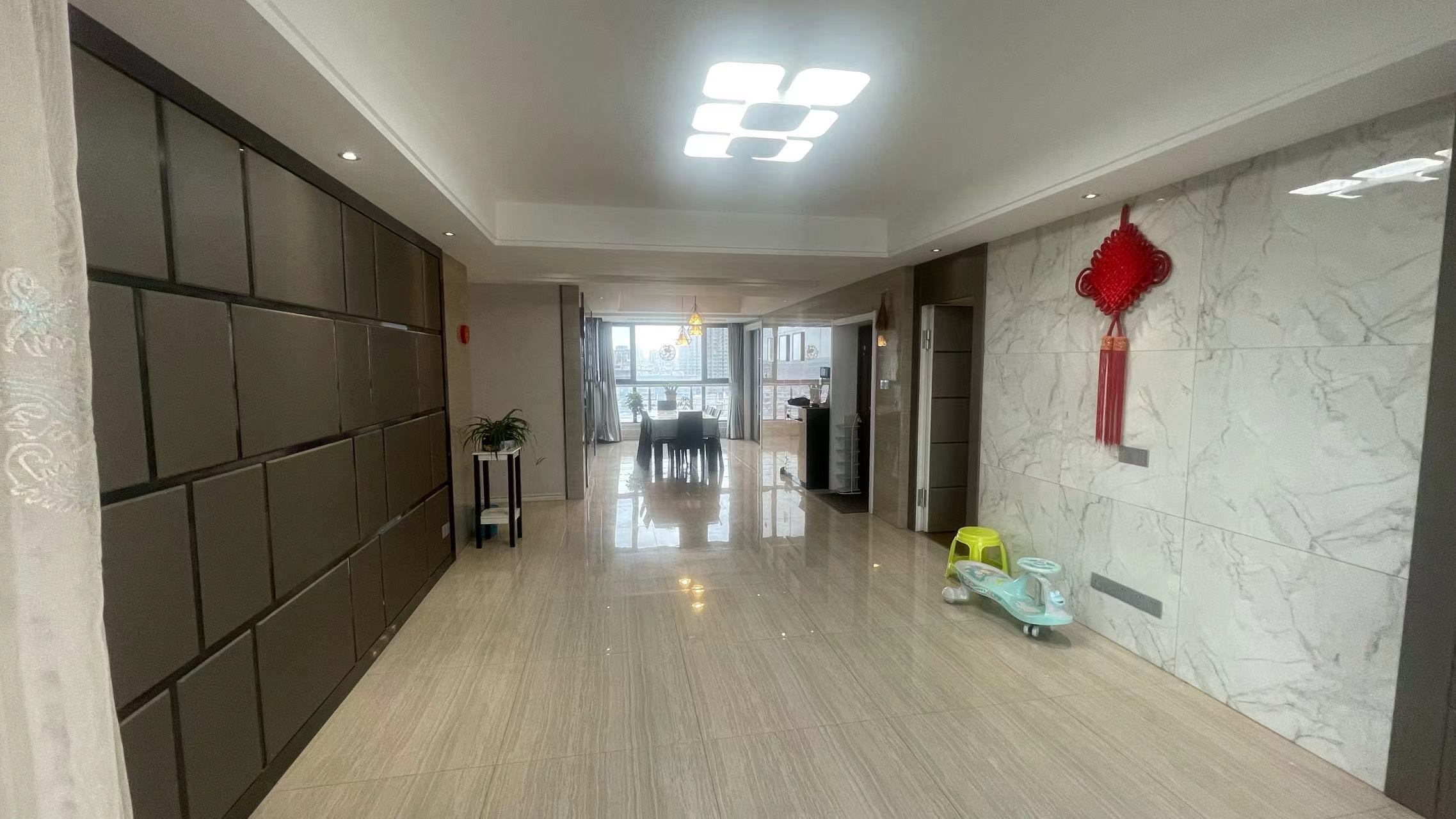 中港城世家 3室2厅2卫 139.77m&sup2;
