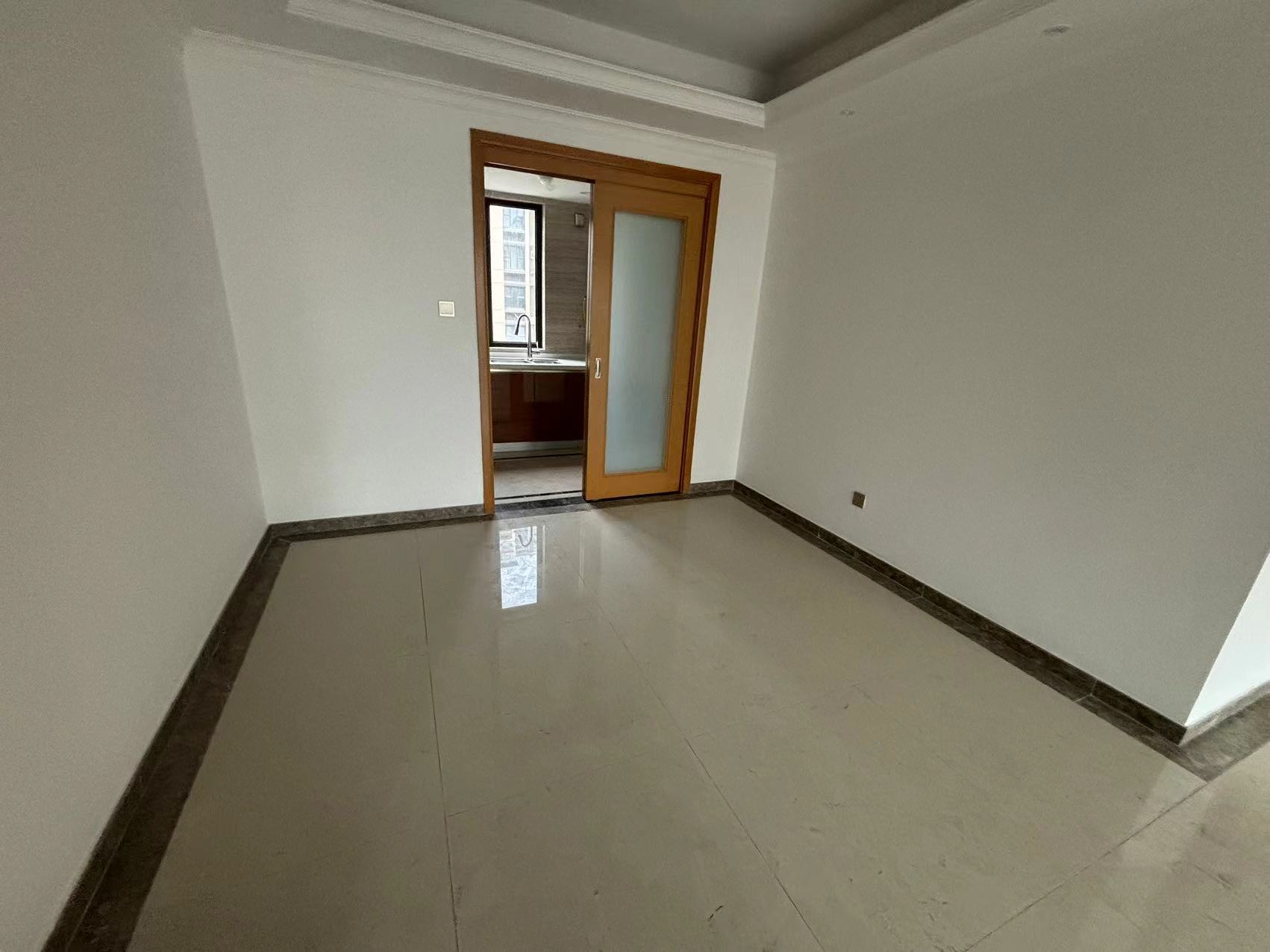 富力院士廷 3室2厅2卫 136m²