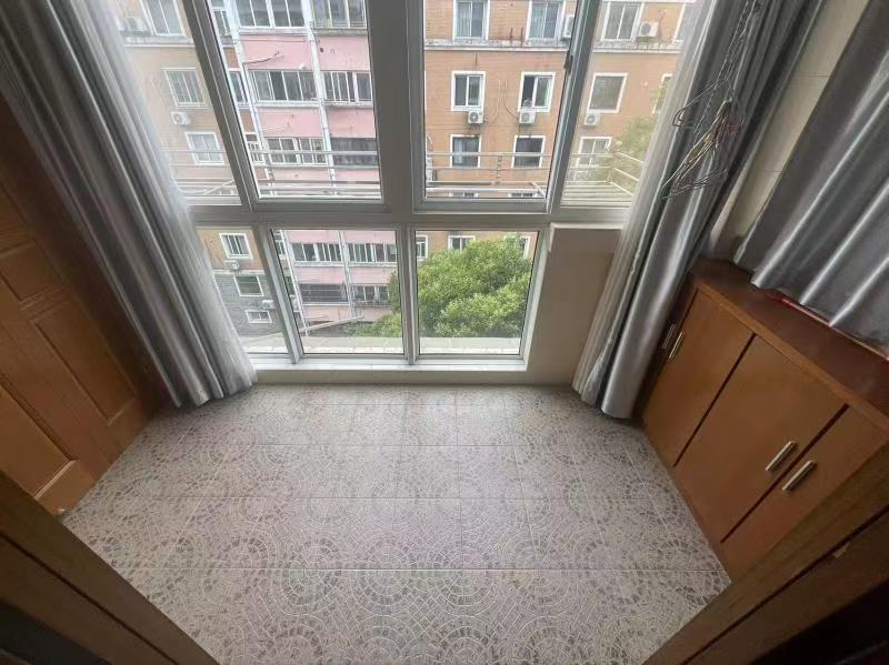 东昇花园 3室1厅1卫 121.77m&sup2;