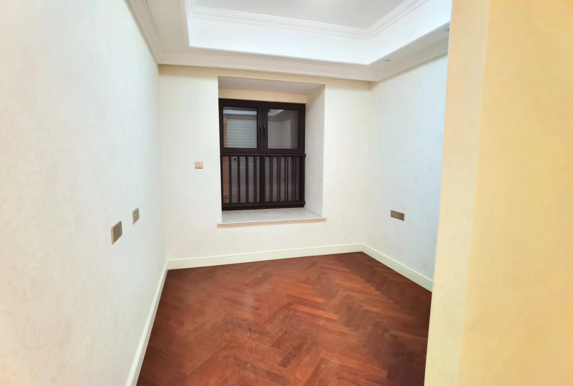 中海铂樾府 4室2厅2卫 141m&sup2;