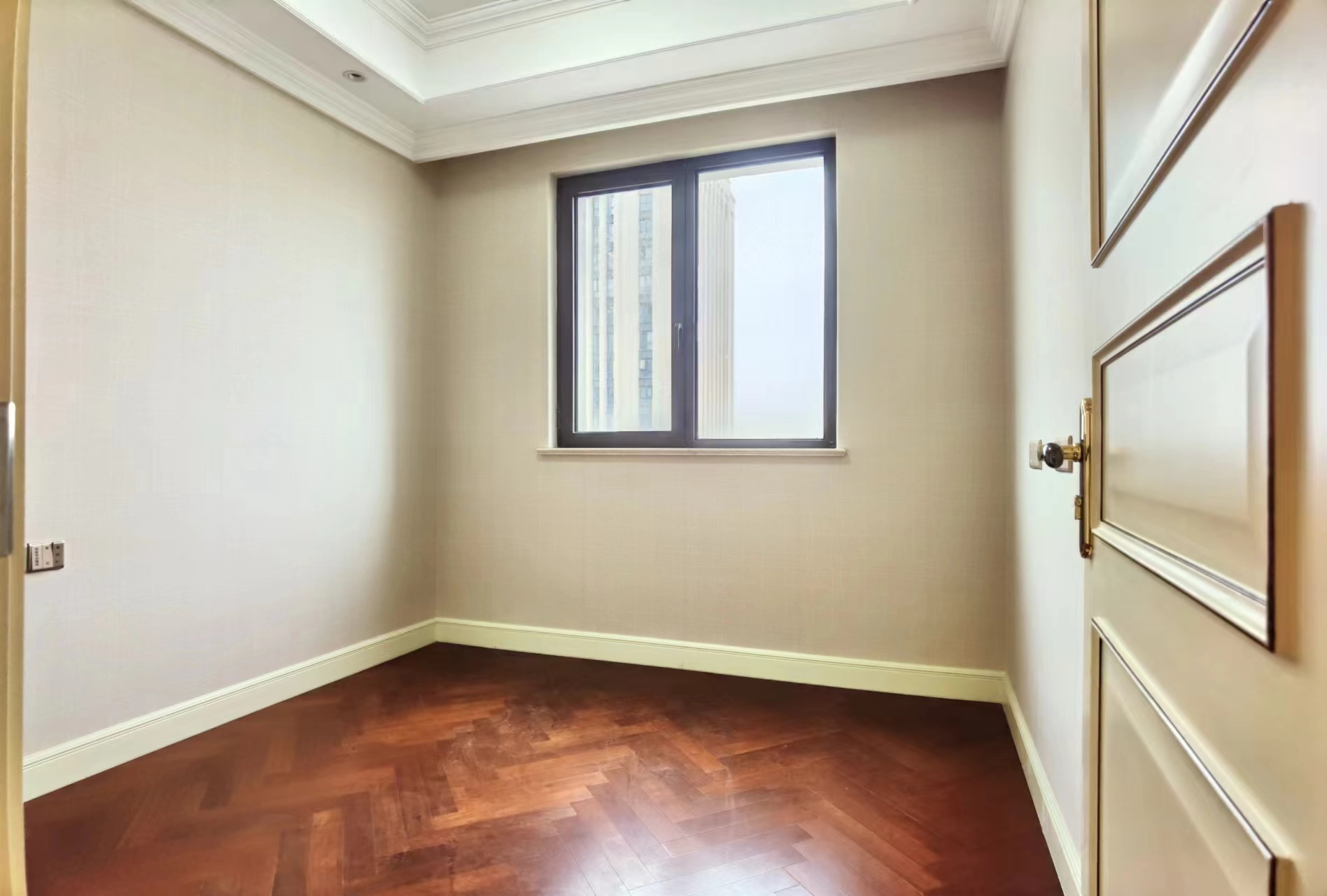 中海铂樾府 4室2厅2卫 141m&sup2;