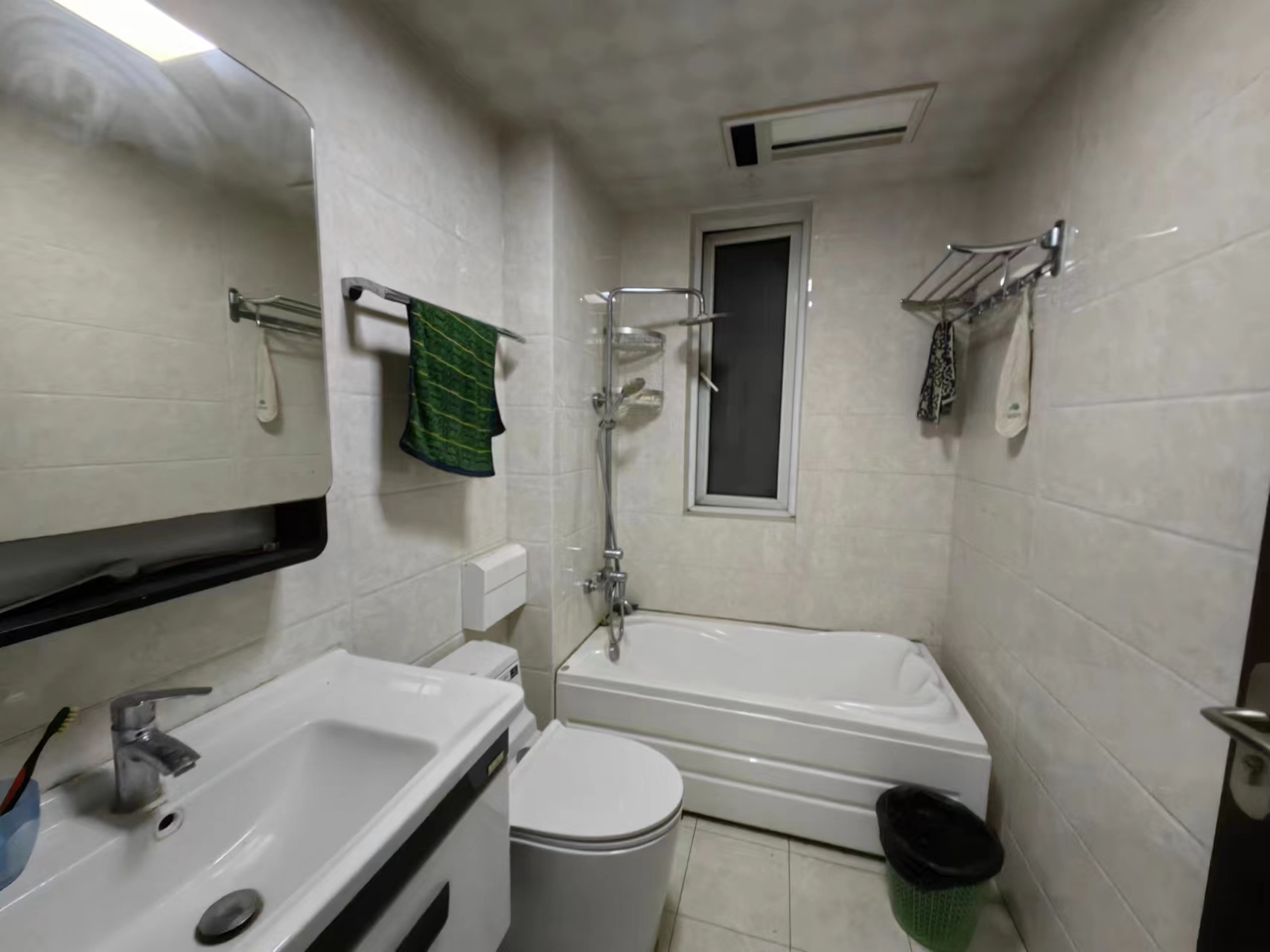 中海碧林湾 4室2厅2卫 128m&sup2;
