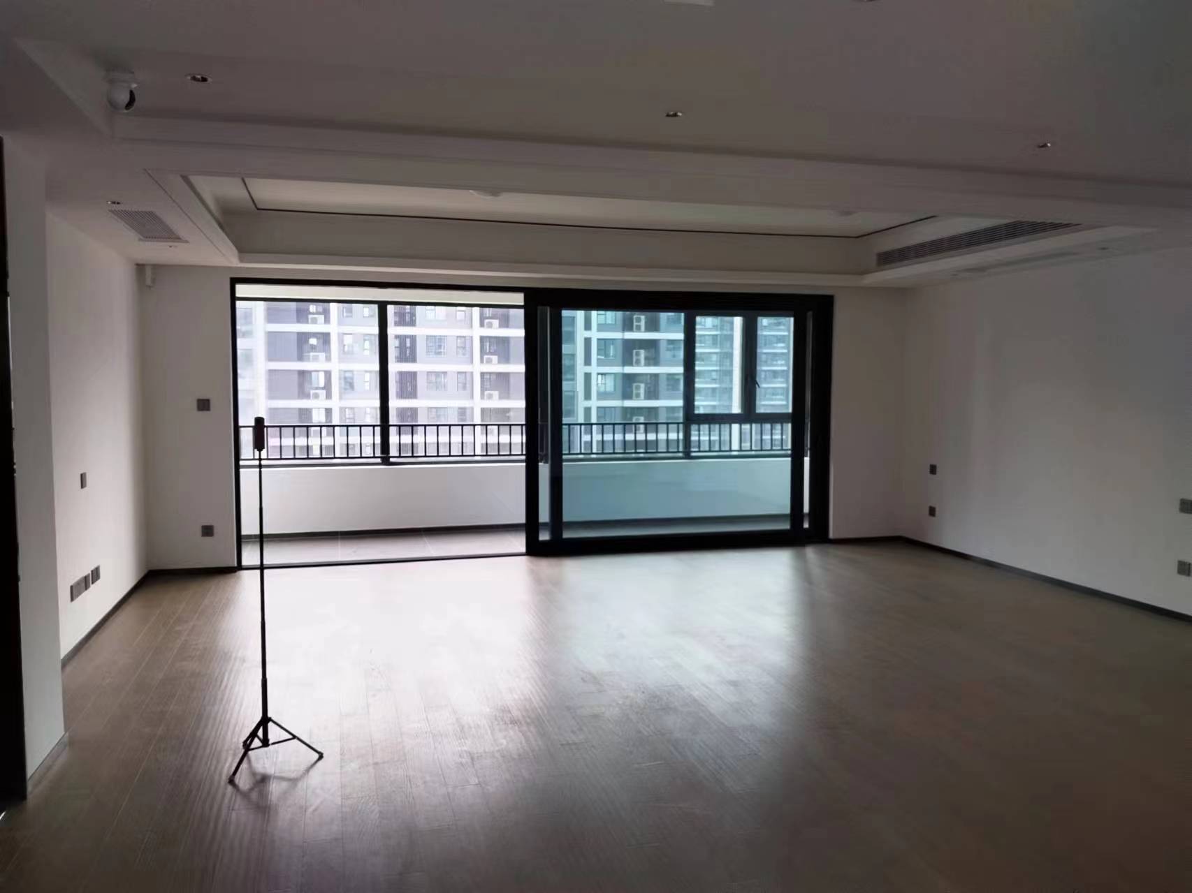 滨江道江园 4室2厅2卫 160.93m&sup2;
