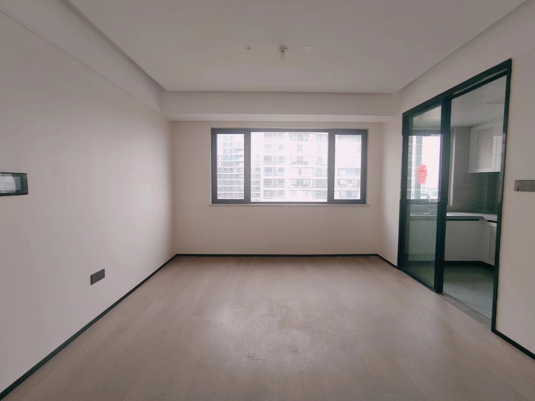 万科翡翠东第 4室2厅2卫 151.43m²