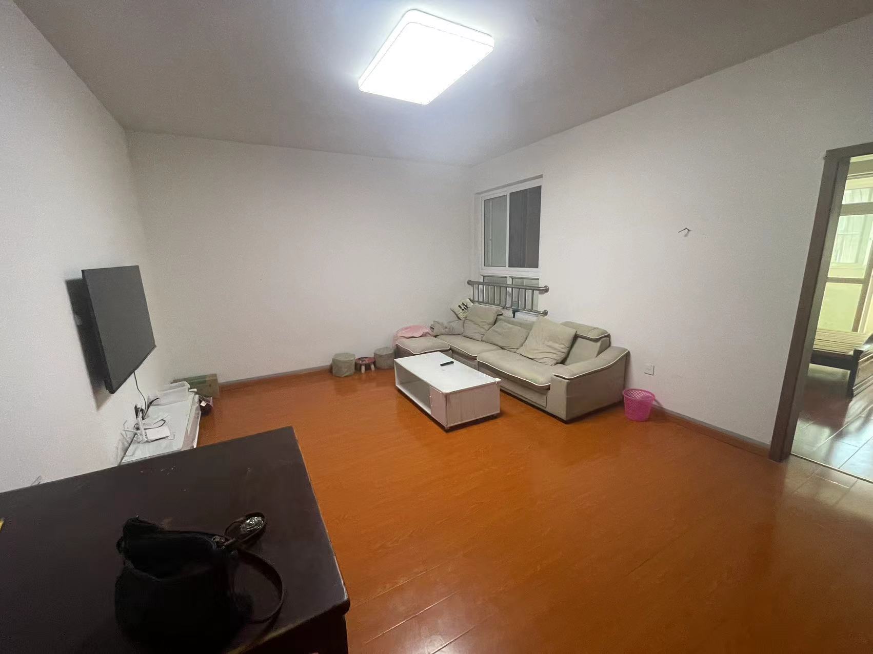 金韵华庭 3室2厅1卫 90m²