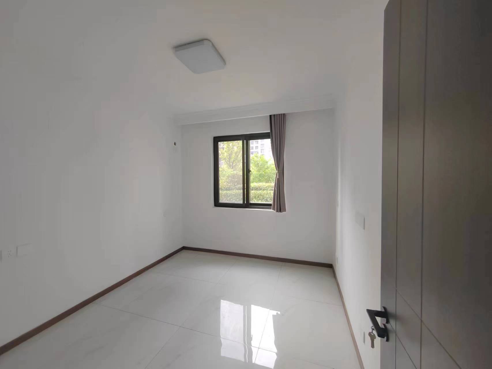 绿地江海图 3室2厅2卫 116m&sup2;