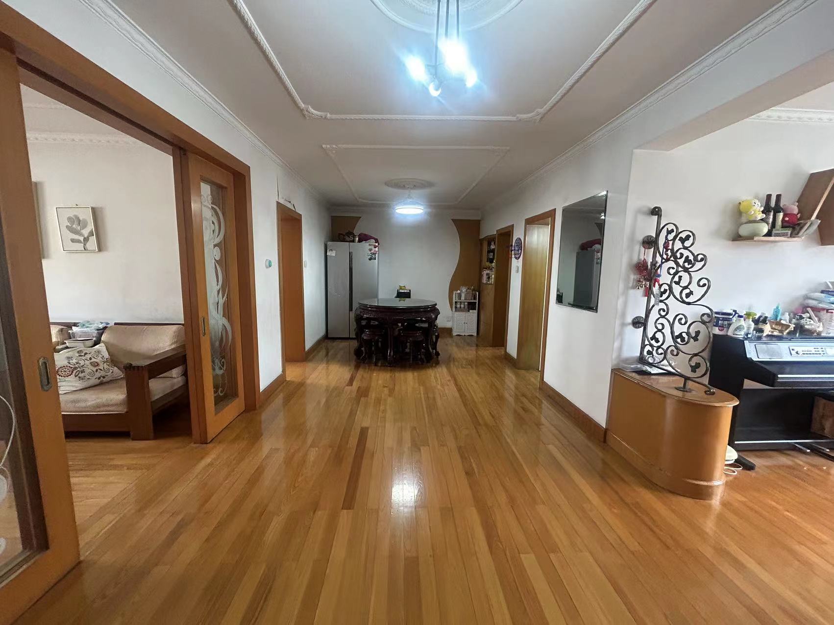 外滩小区 4室3厅2卫 111.90m²