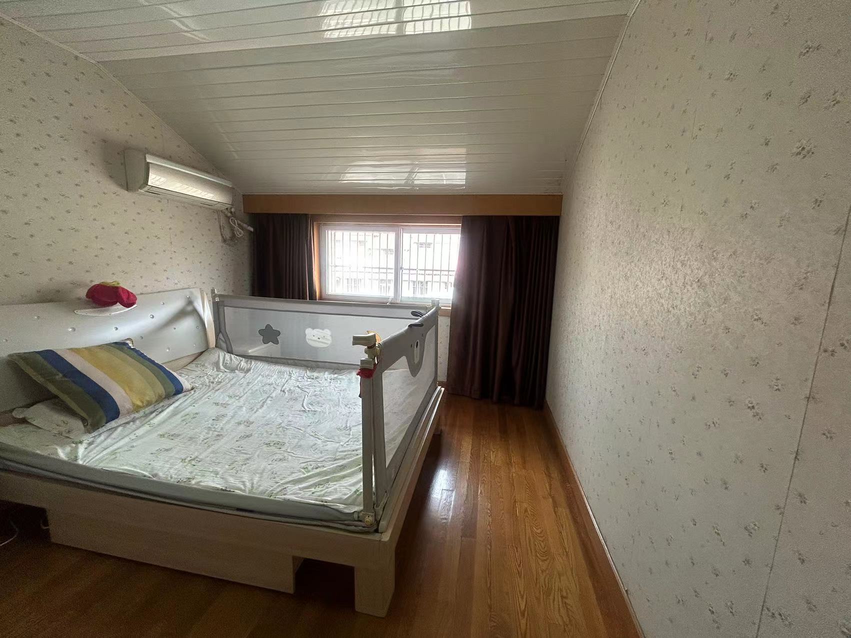 外滩小区 4室3厅2卫 111.90m²