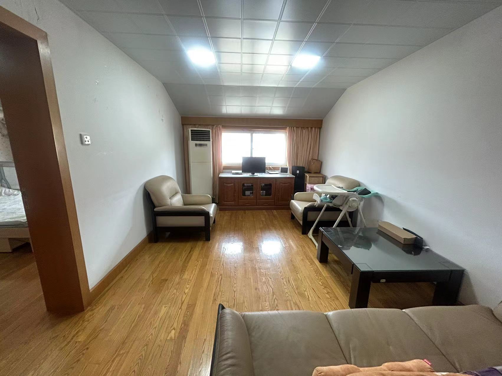 外滩小区 4室3厅2卫 111.90m²