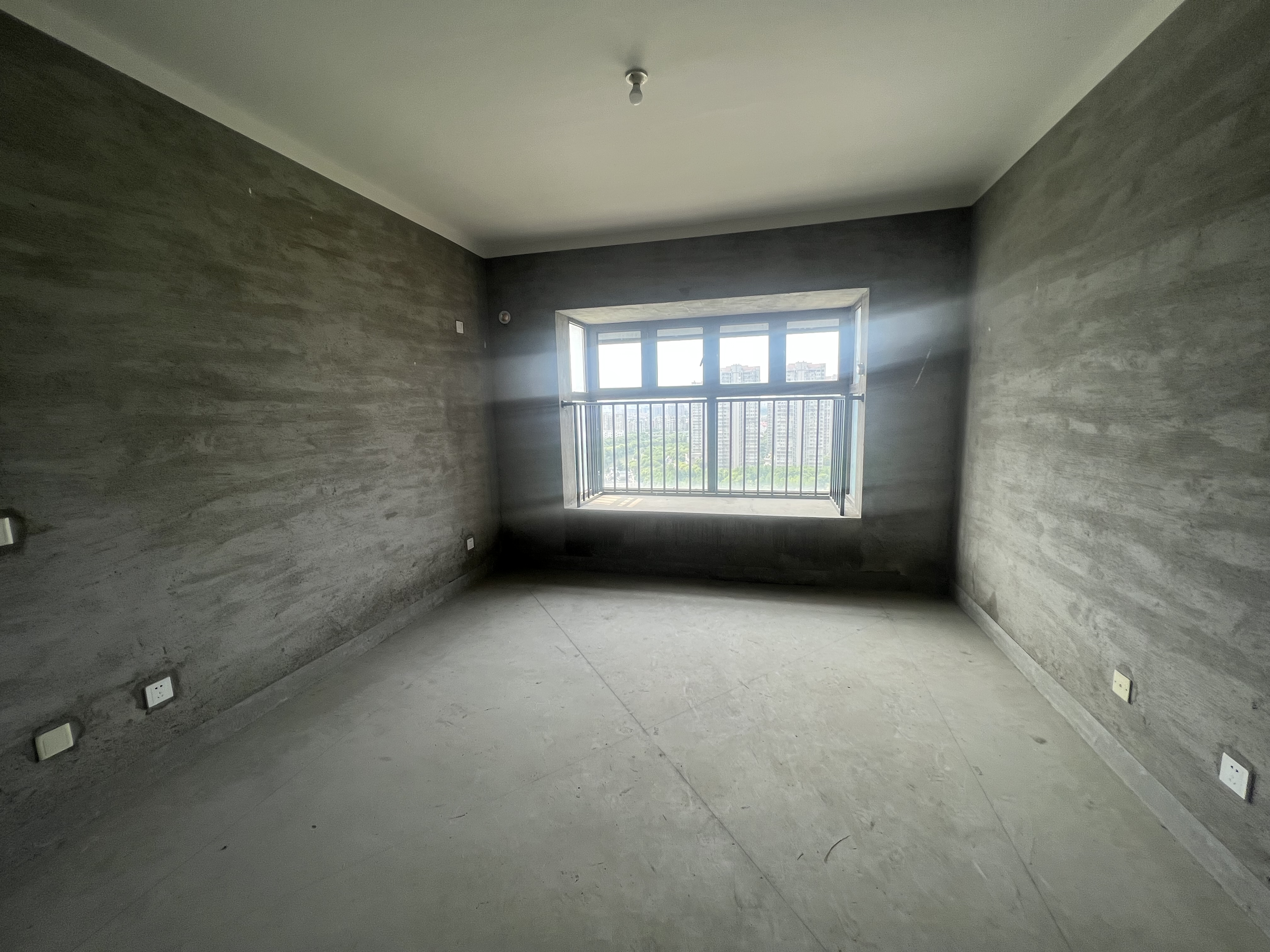华强城 4室2厅2卫 158m&sup2;