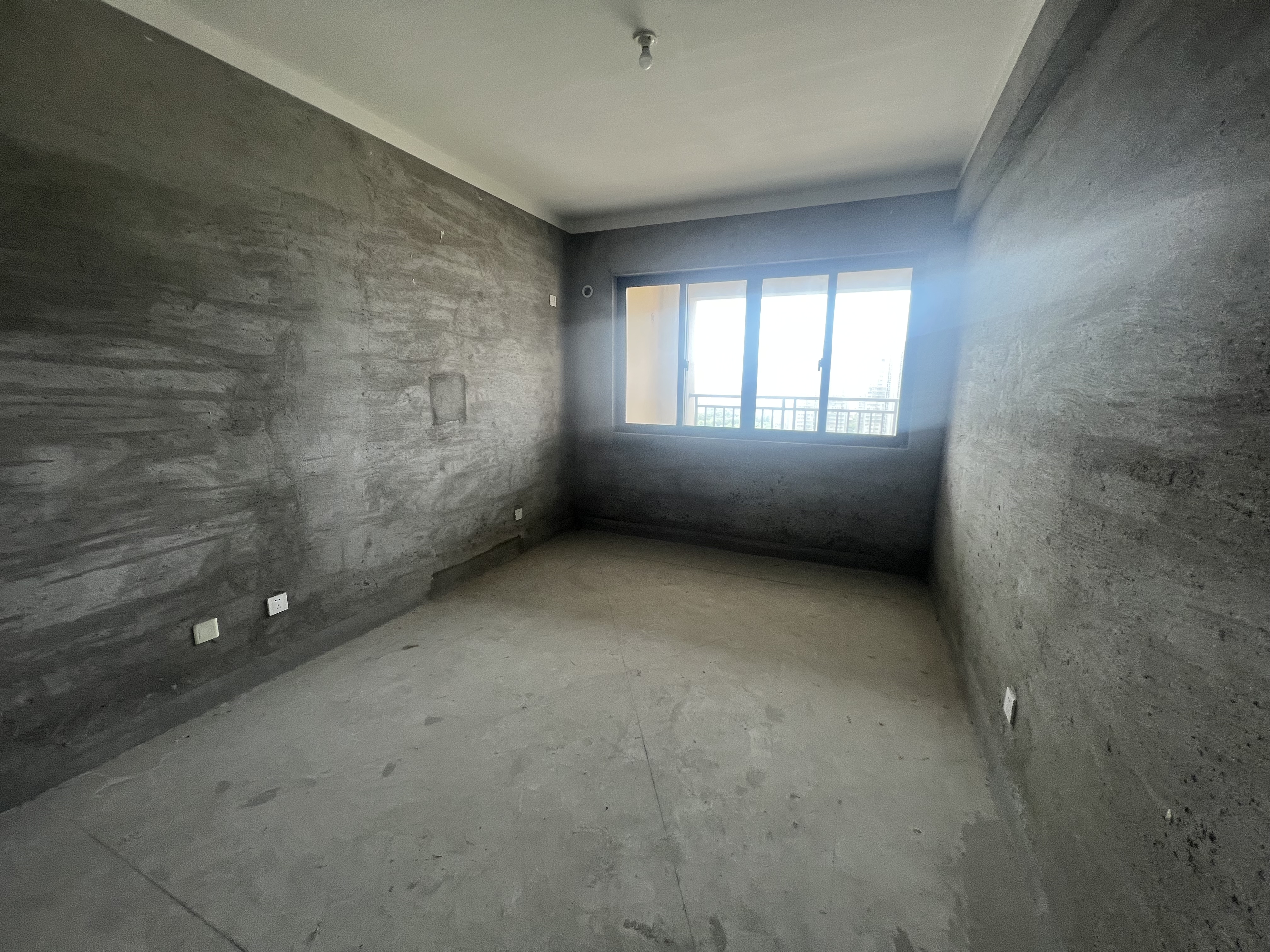 华强城 4室2厅2卫 158m&sup2;