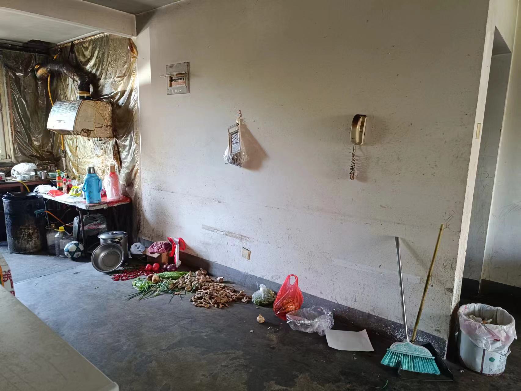 海港新村 2室2厅2卫 111.68m&sup2;
