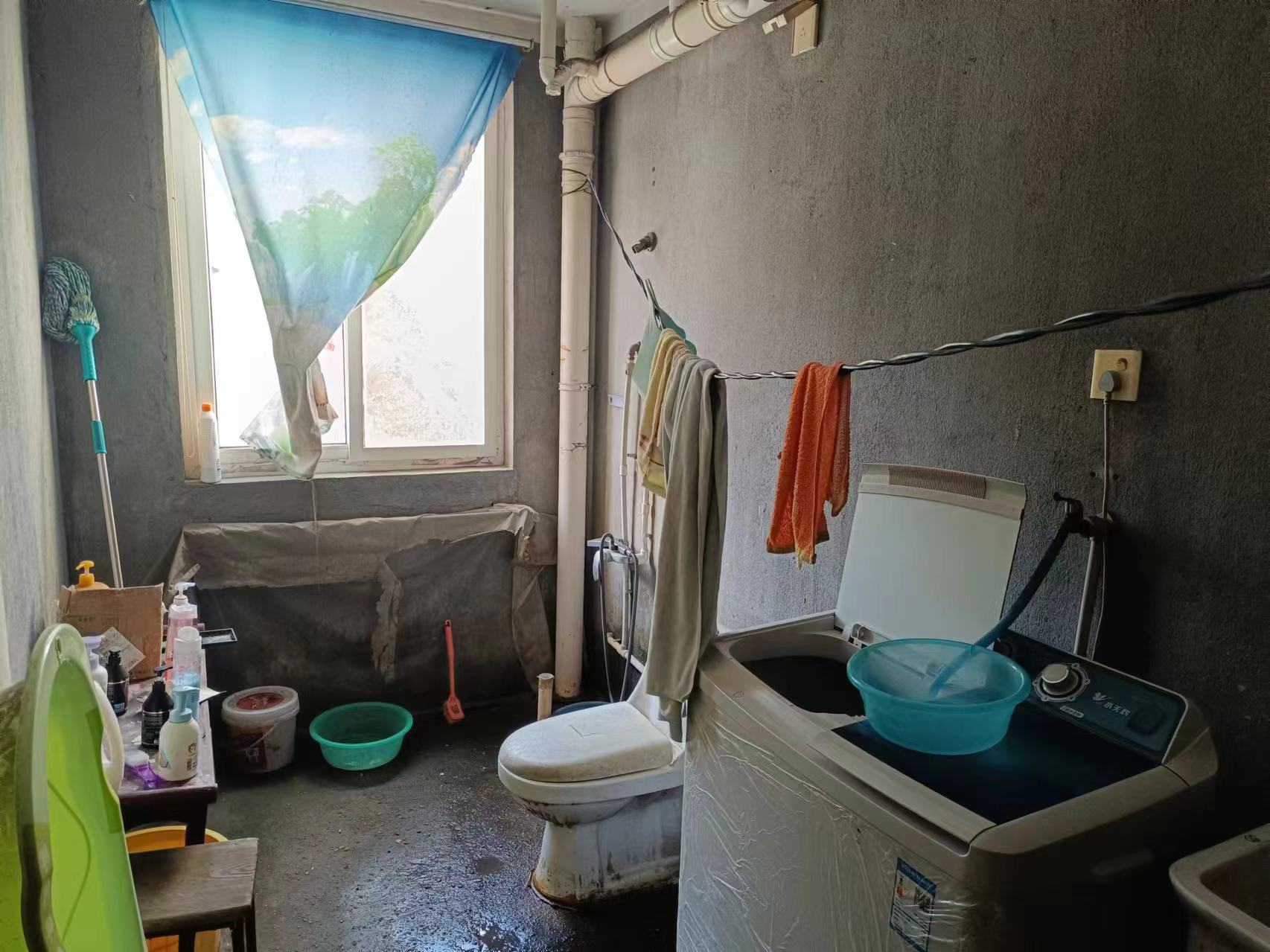海港新村 2室2厅2卫 111.68m&sup2;