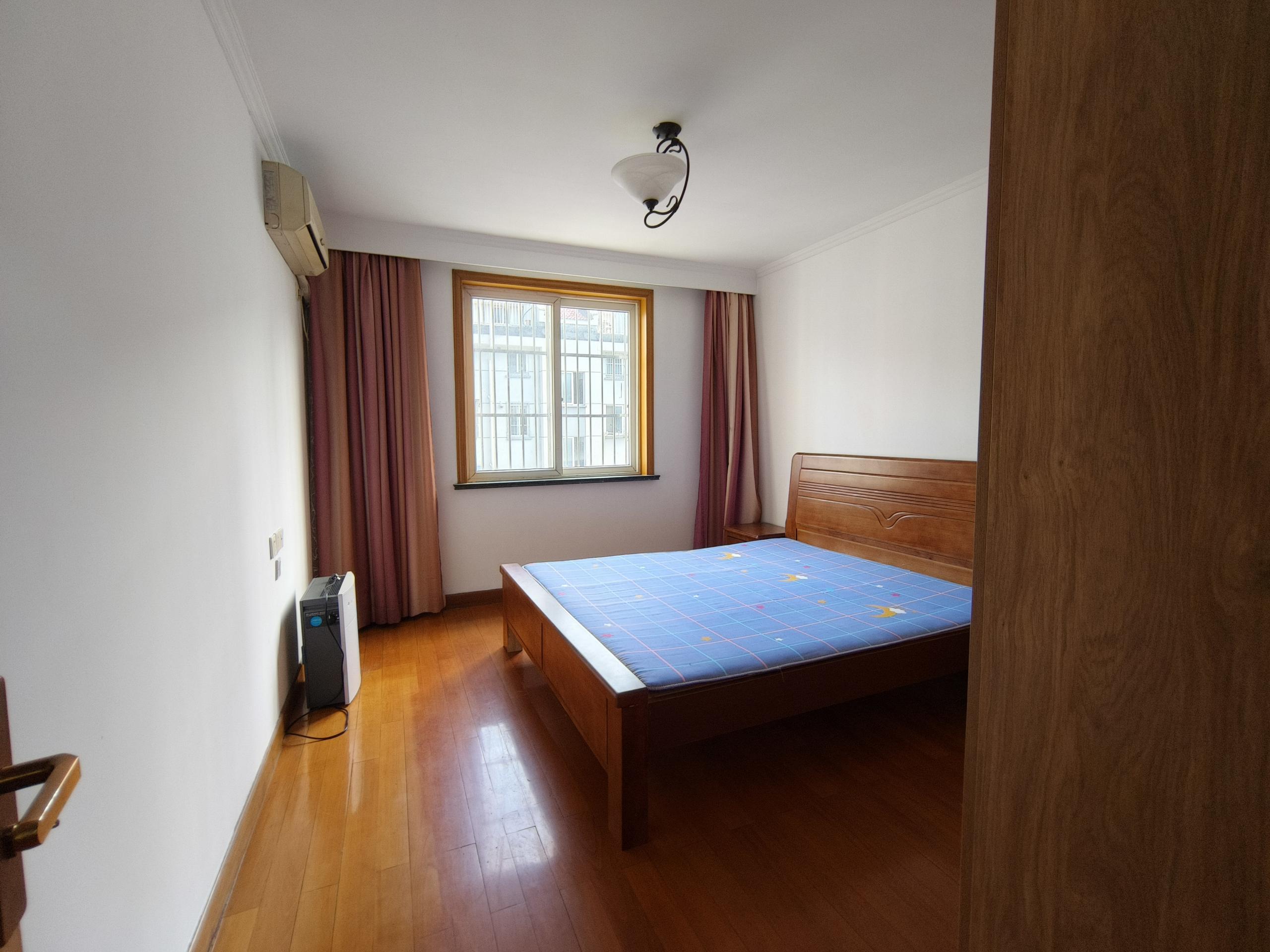 学田南苑 3室2厅1卫 125m&sup2;