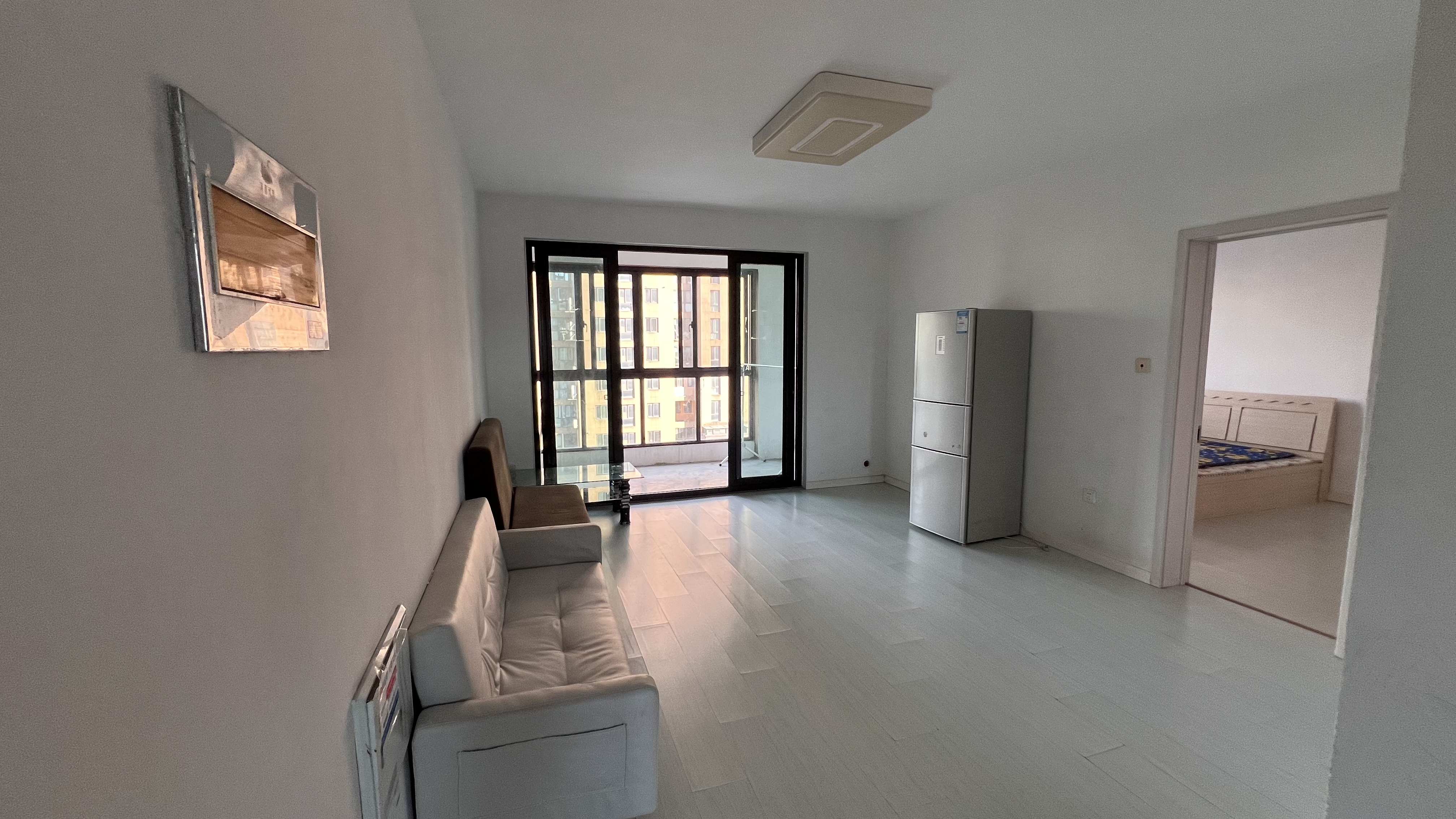 莱茵河畔 3室2厅1卫 135m&sup2;