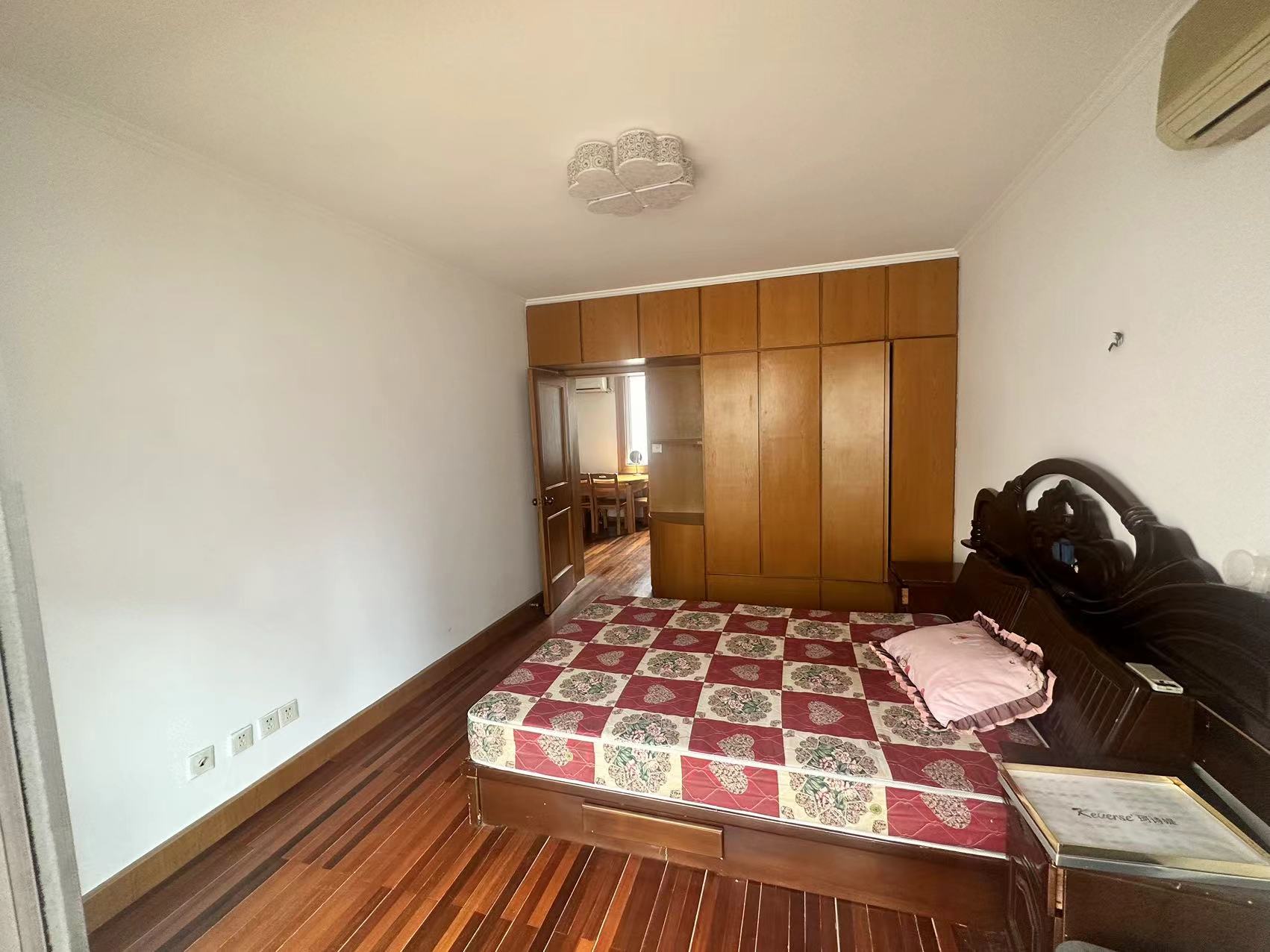 文峰花苑 3室1厅1卫 104.89m&sup2;
