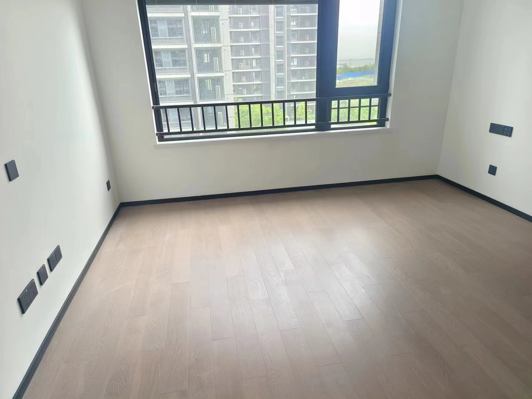 滨江玺 3室2厅3卫 190.00m&sup2;