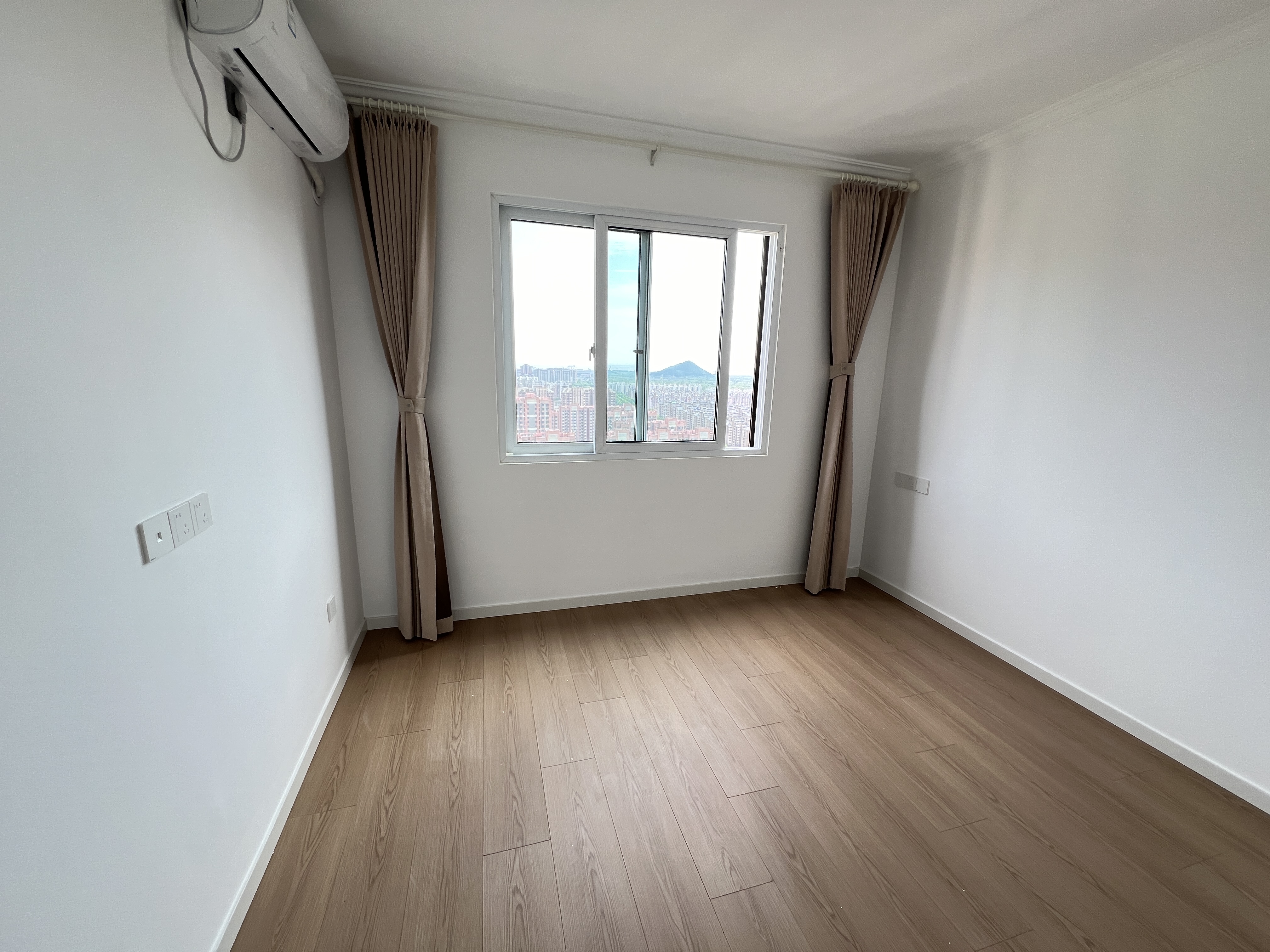 景瑞御府 3室2厅2卫 121m&sup2;
