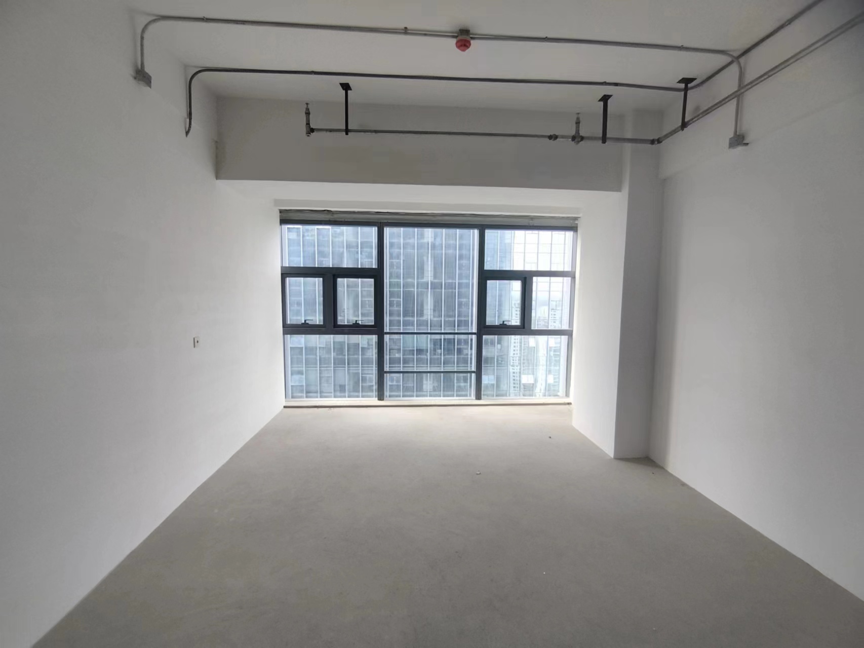 凤凰文化广场 1室1厅1卫 58m&sup2;
