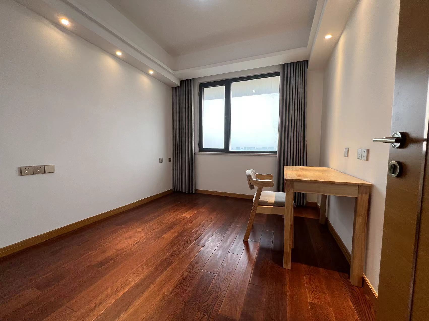 中南世纪花城三期 4室2厅2卫 138.00m&sup2;