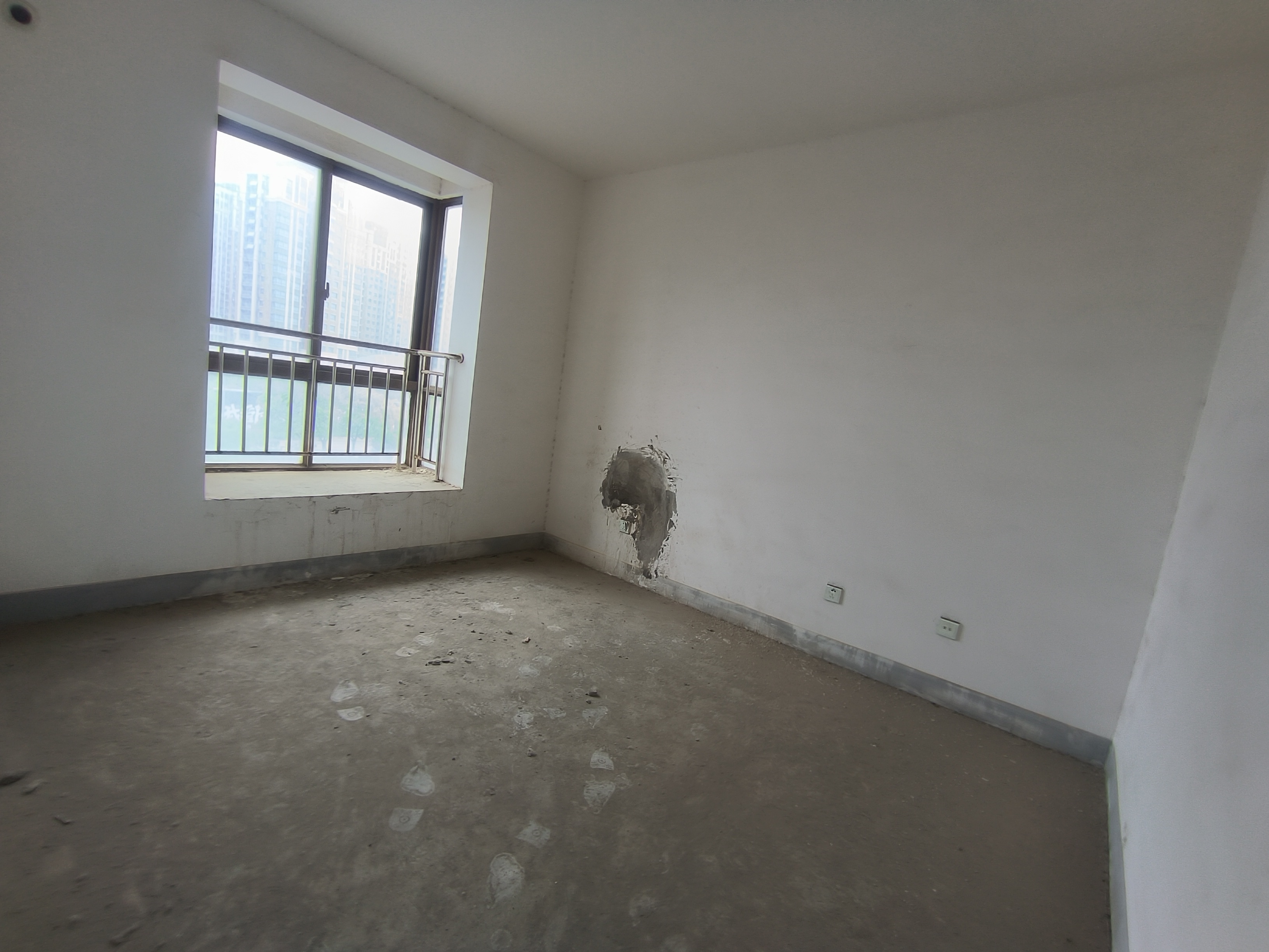 山景水岸 3室2厅2卫 141m&sup2;