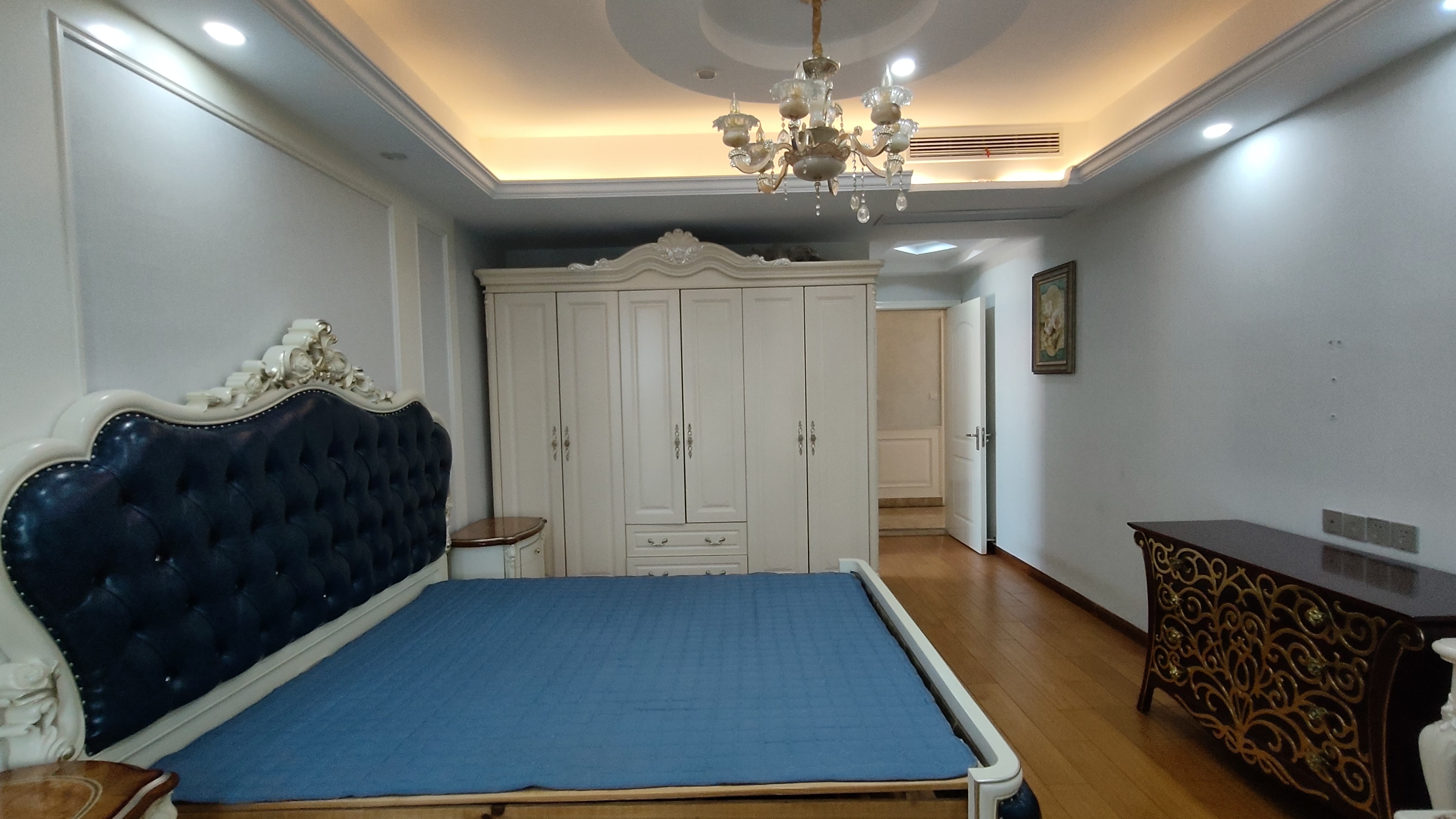 中南世纪花城三期 4室2厅2卫 165m&sup2;