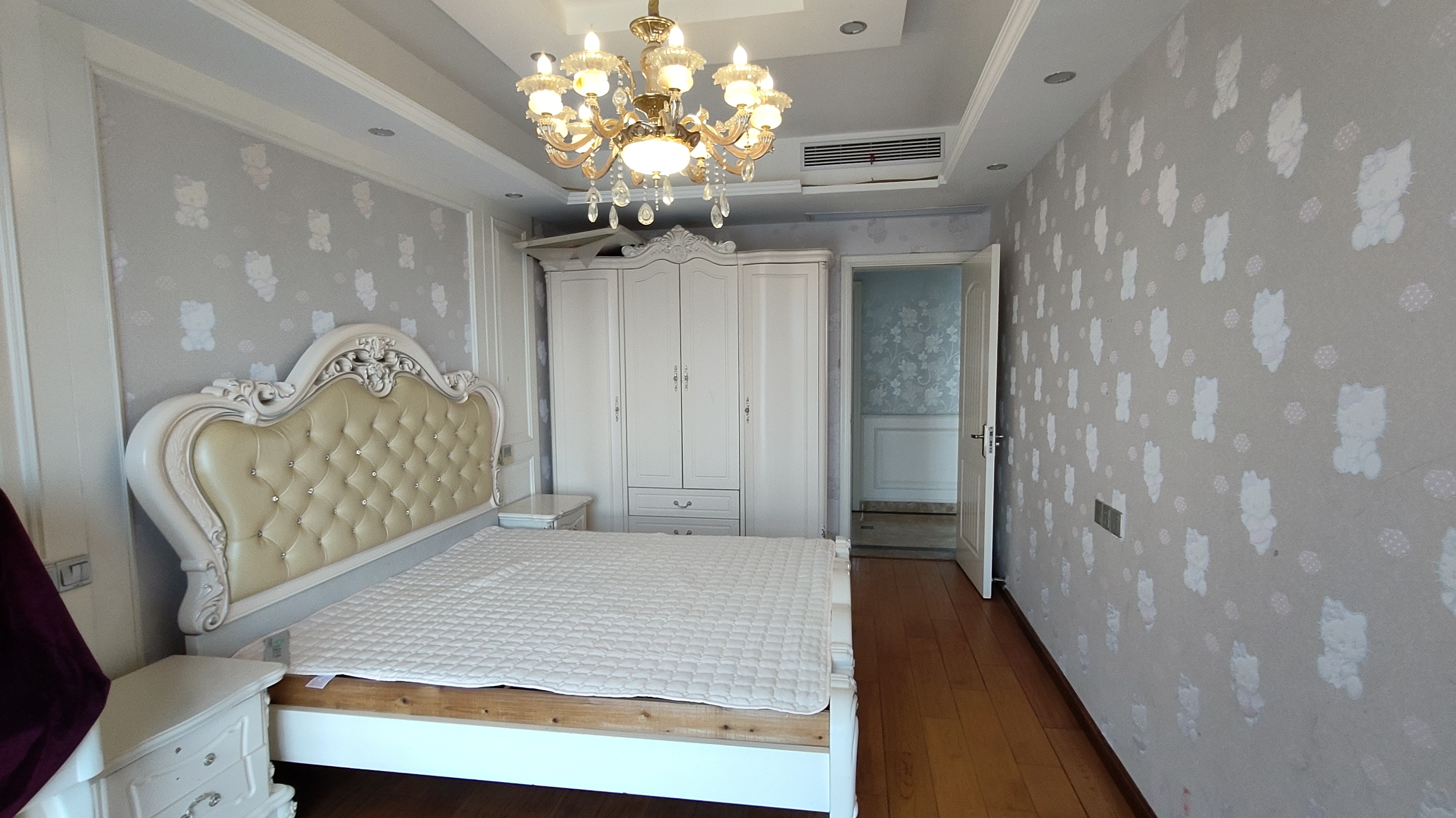 中南世纪花城三期 4室2厅2卫 165m&sup2;