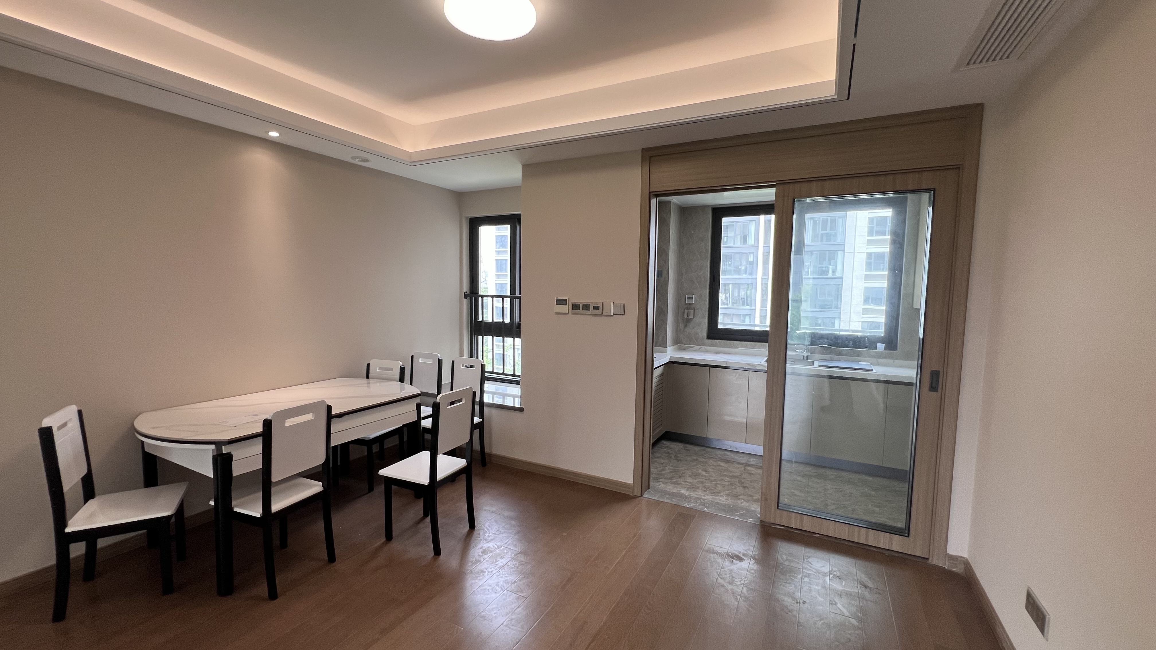 中海翠湖溪岸 4室2厅2卫 143.00m²