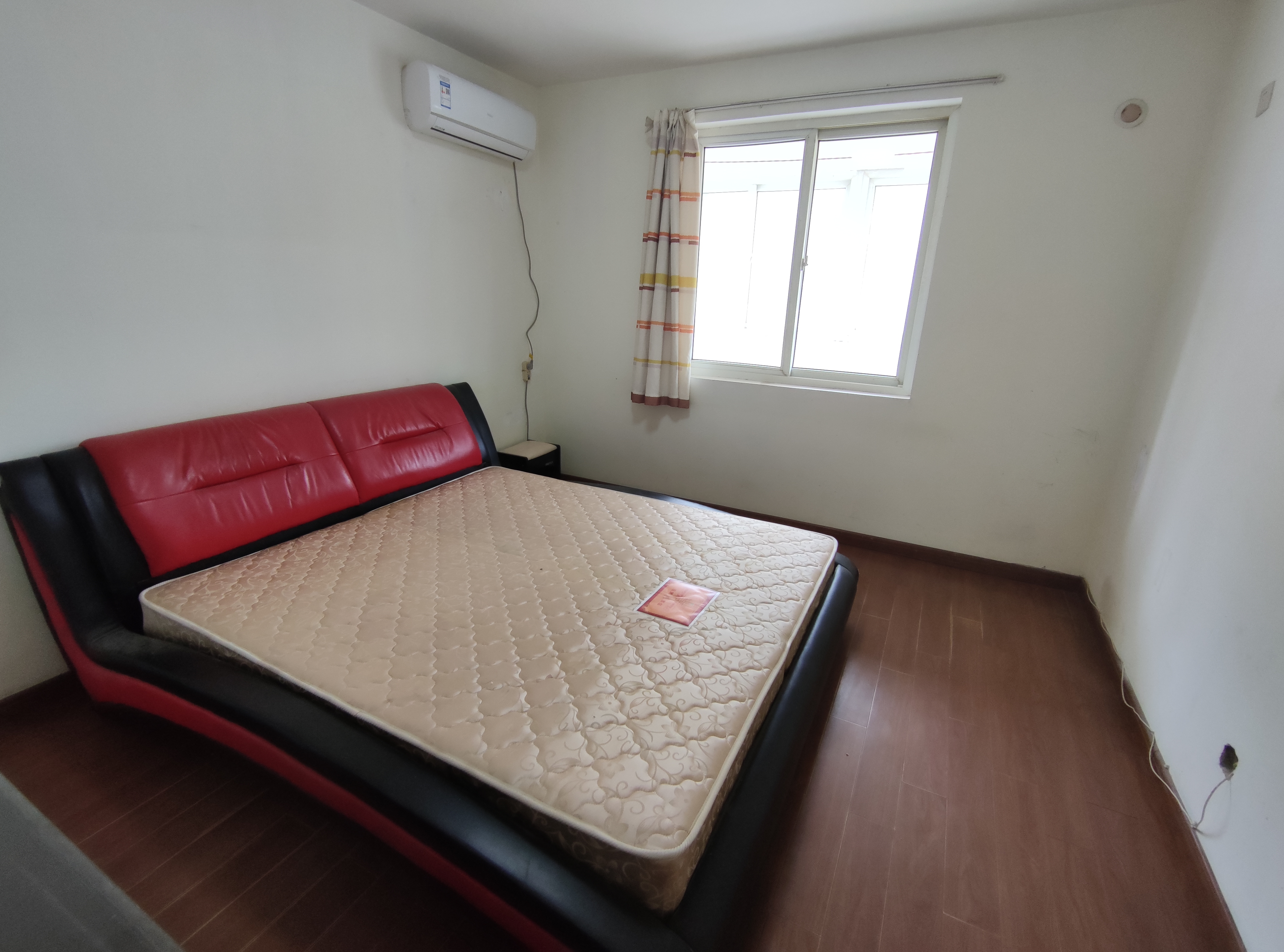 锦安花园一期 3室2厅1卫 113m&sup2;