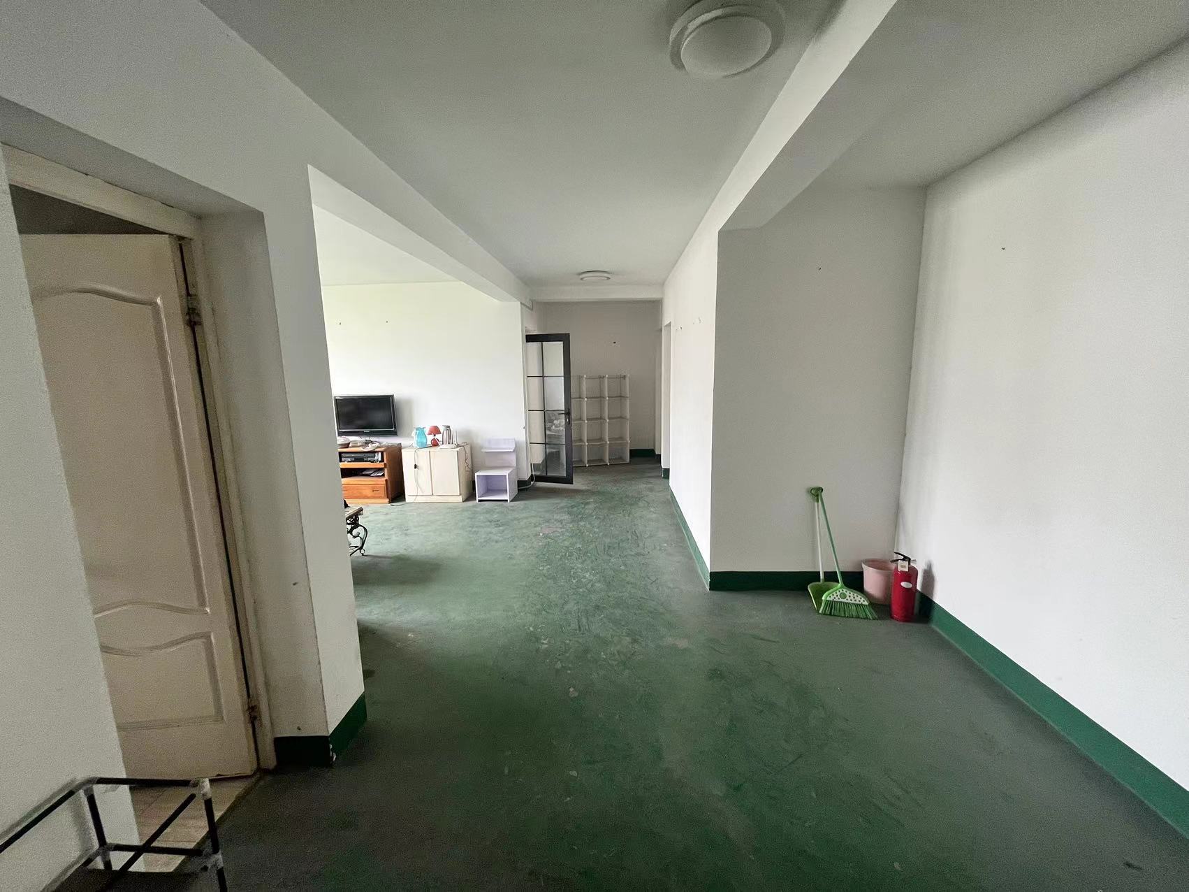 春晖花园 4室1厅2卫 173m&sup2;