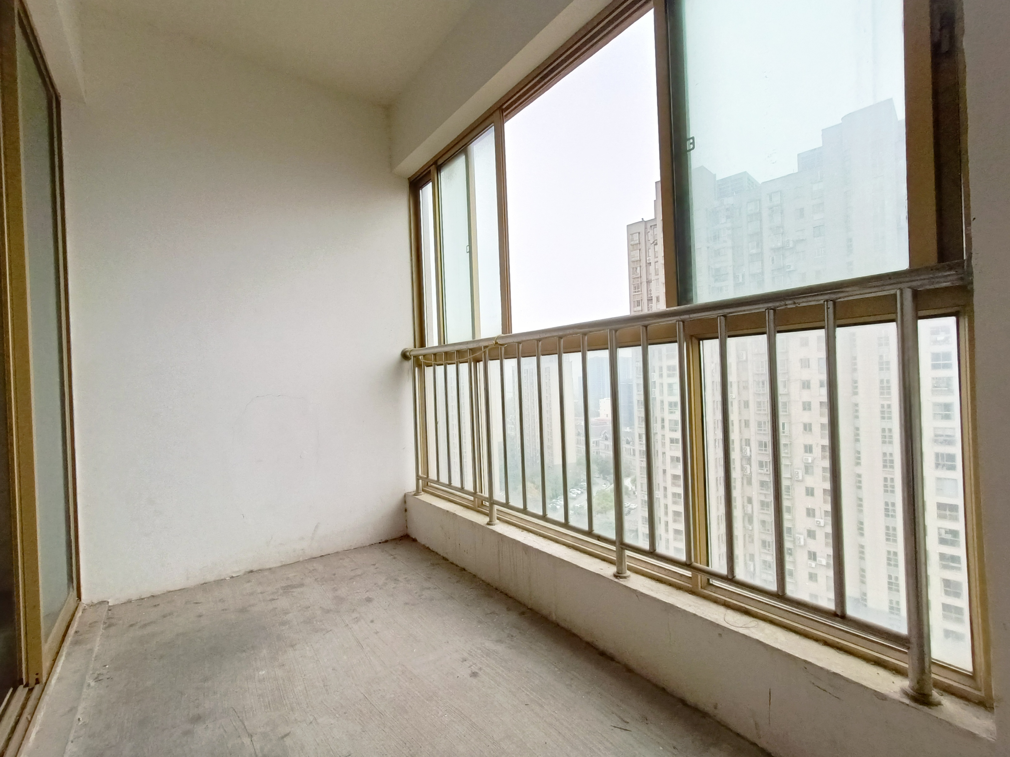 尚海湾 3室2厅1卫 125m&sup2;