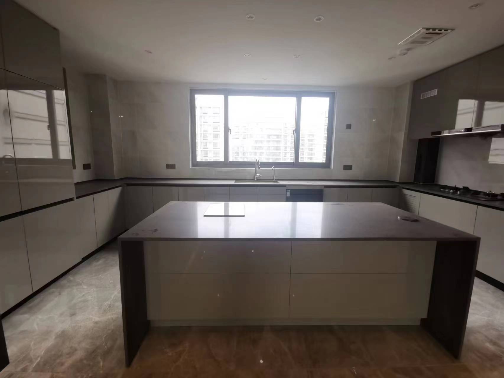 万科方圆 4室2厅3卫 230m²