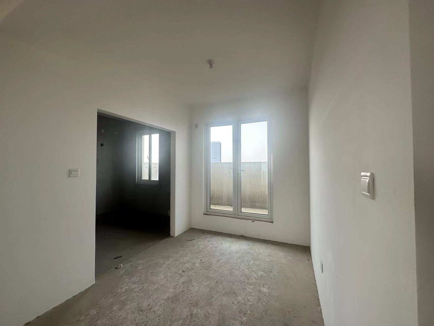 湖滨华庭 3室2厅2卫 208.00m&sup2;